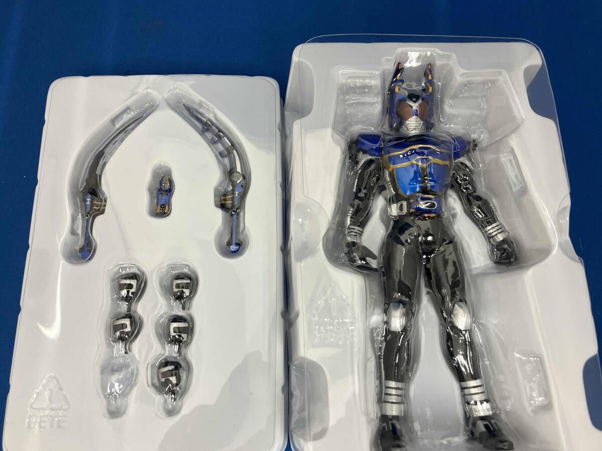 破損・欠品あり】S.H.Figuarts(真骨彫製法) 仮面ライダーガタック