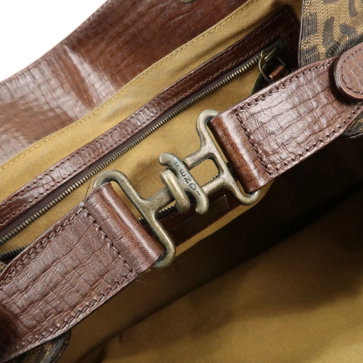 やや使用感あり】 Fendi フェンディ Zucca ズッカ エトニコ ショルダー