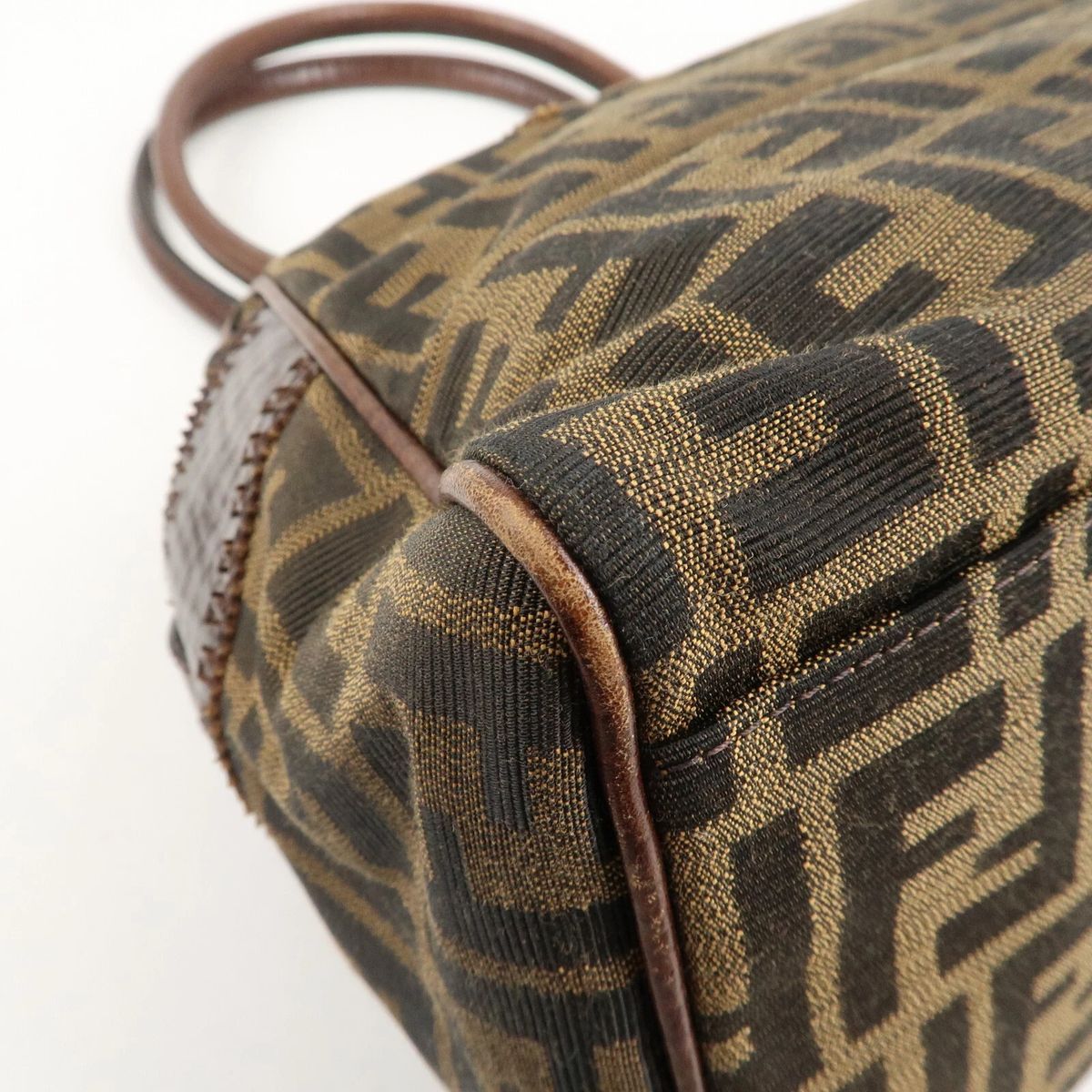 やや使用感あり】 Fendi フェンディ Zucca ズッカ エトニコ ショルダー