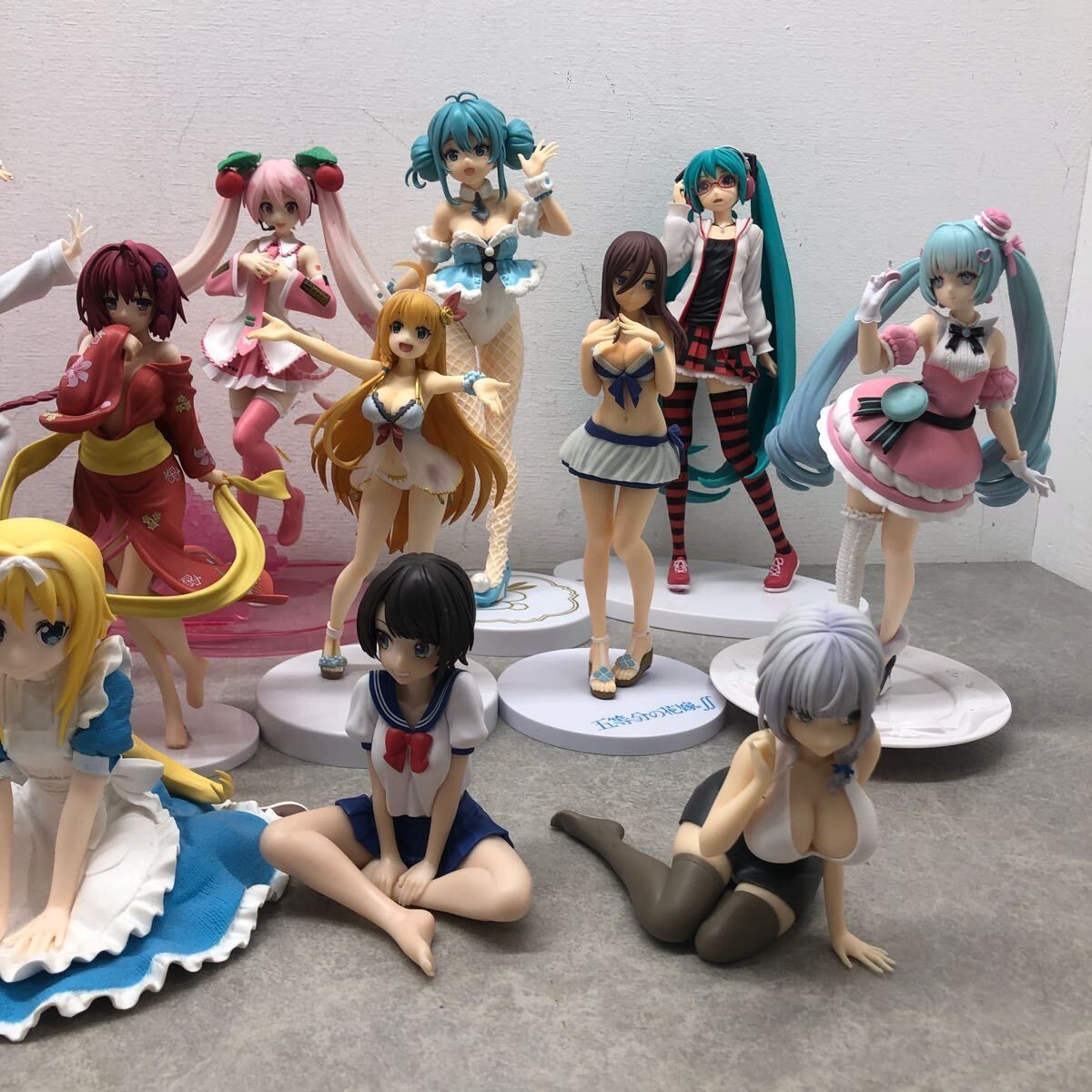 美少女系 フィギュア プライズ 初音ミク 5等分の花嫁 リゼロ ウマ娘 