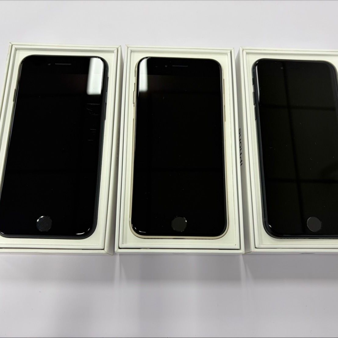 iPhone SE (第3世代) 3台セット【極美品】iPhone SE 第3世代 64GB 