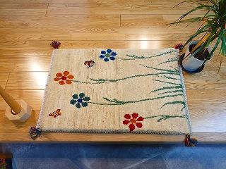 ペルシャ ギャッベ 玄関 小判型 88×60 アイボリー 蔦 花 ギャッベ 玄関