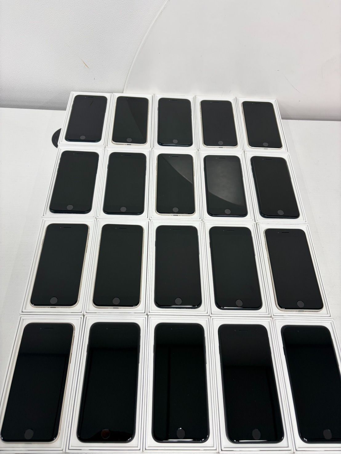 iPhone SE (第3世代) 20台セット【極美品】iPhone SE 第3世代 64GB 