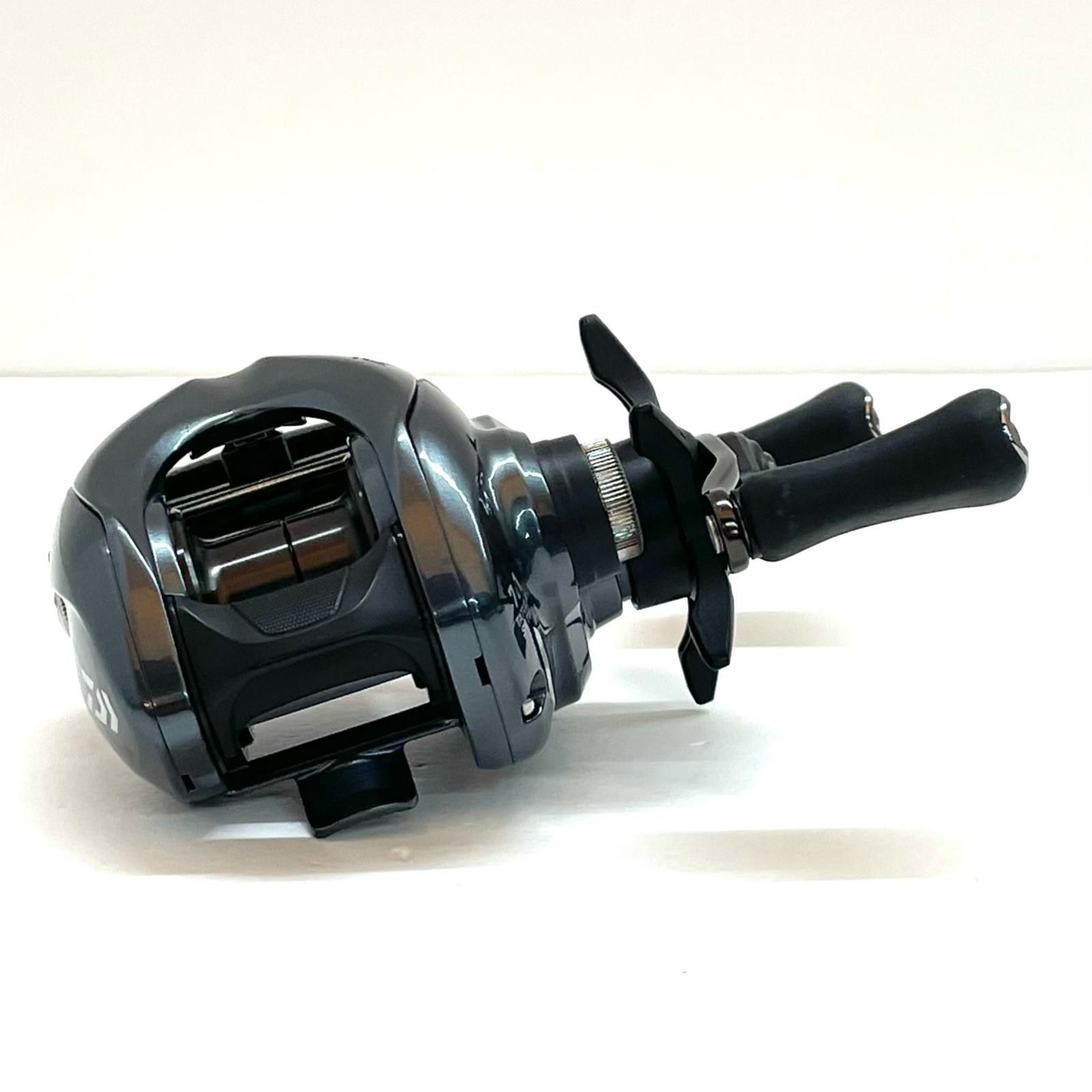 尾張小牧店】 中古 ※付属品なし Daiwa | ダイワ リール 25タトゥーラ 