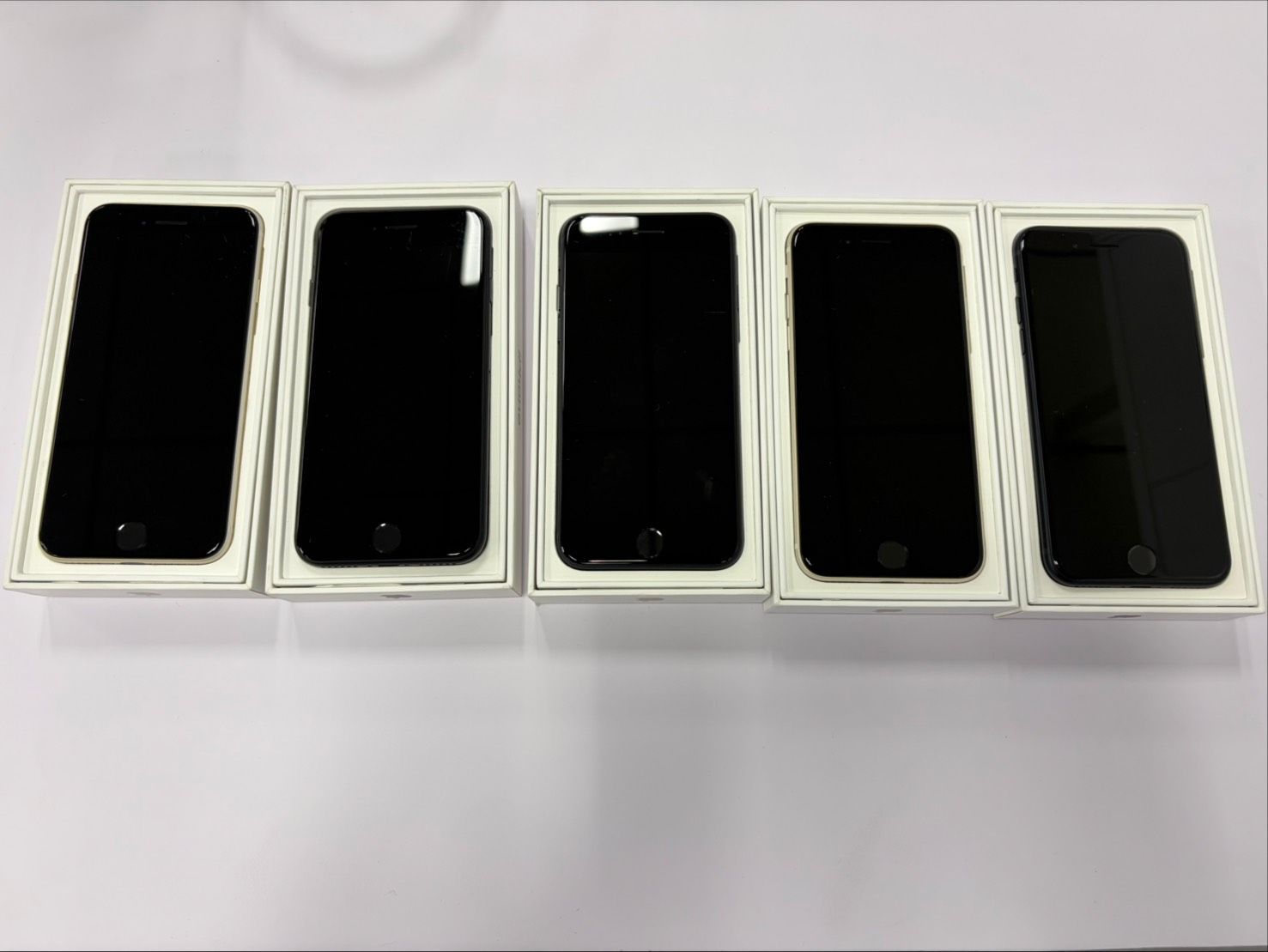 iPhone SE 3世代 64GB 5台セット 法人管理品 バッテリー良好 - メルカリ