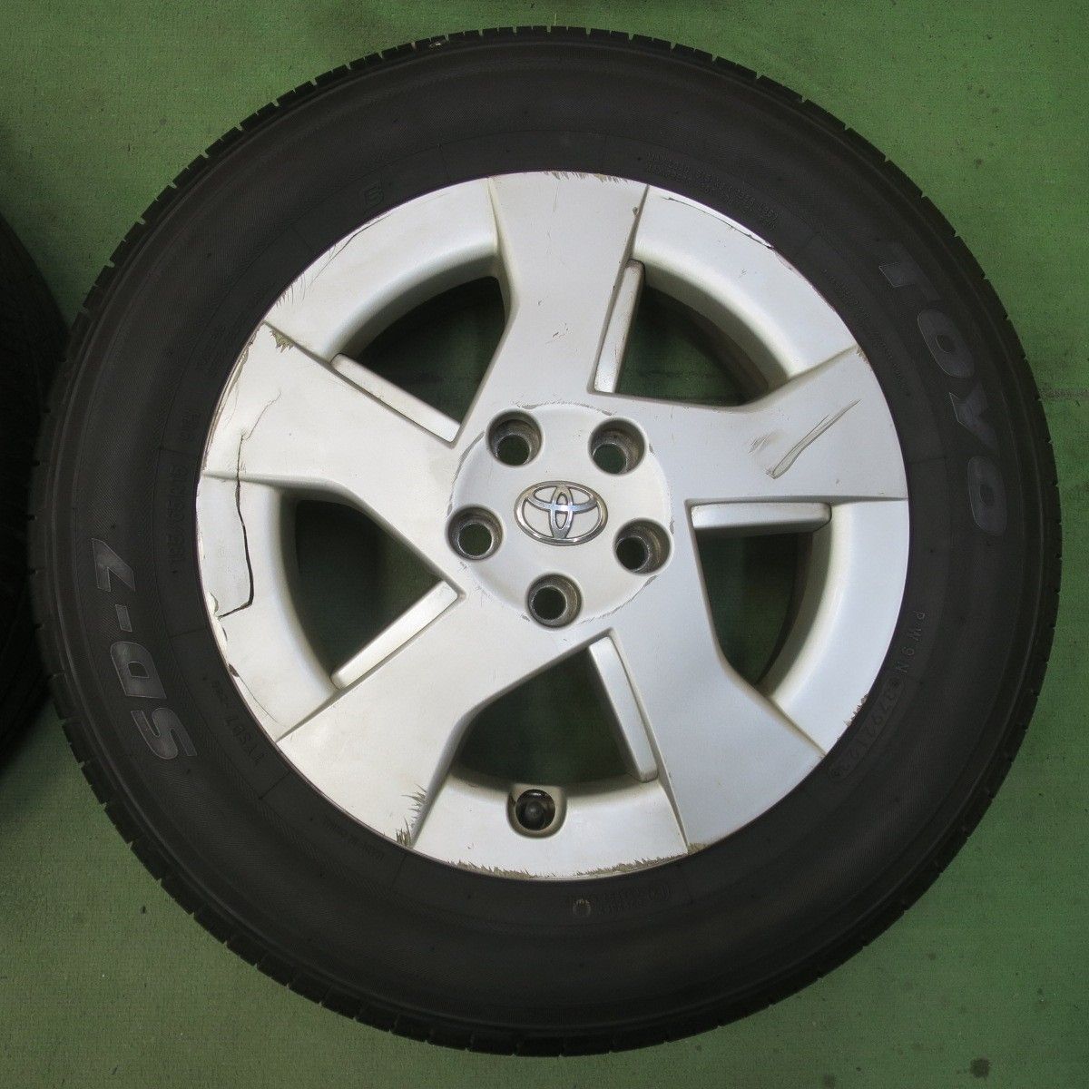 バリ溝！23年！9.5分☆トヨタ 30系 プリウス 純正 195/65R15 トーヨー 