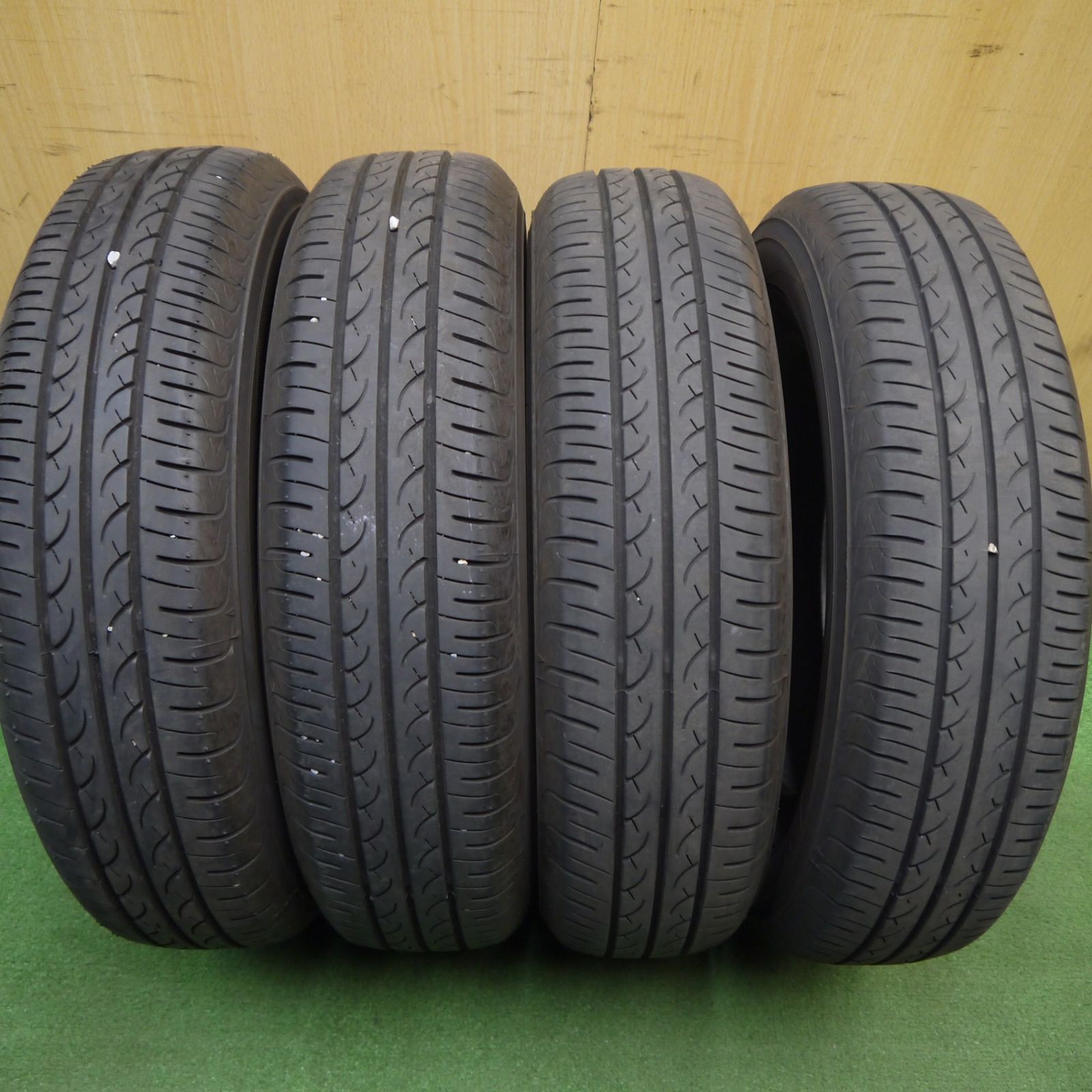 バリ溝！24年！9分☆145/80R13 ヨコハマ ブルーアース AE01 BluEarth 