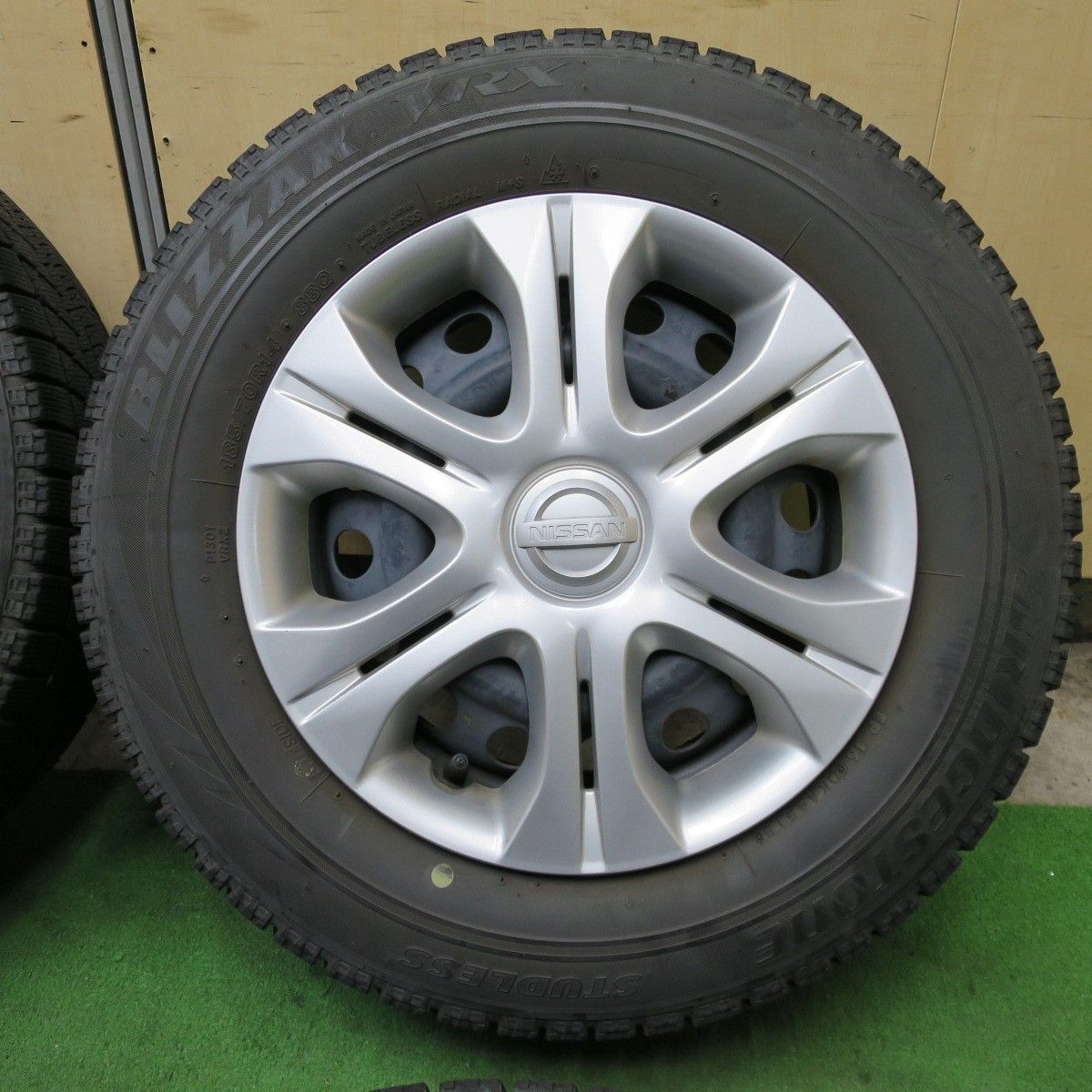 4本価格☆日産 ノート 純正 スチール 185/70R14 スタッドレス 