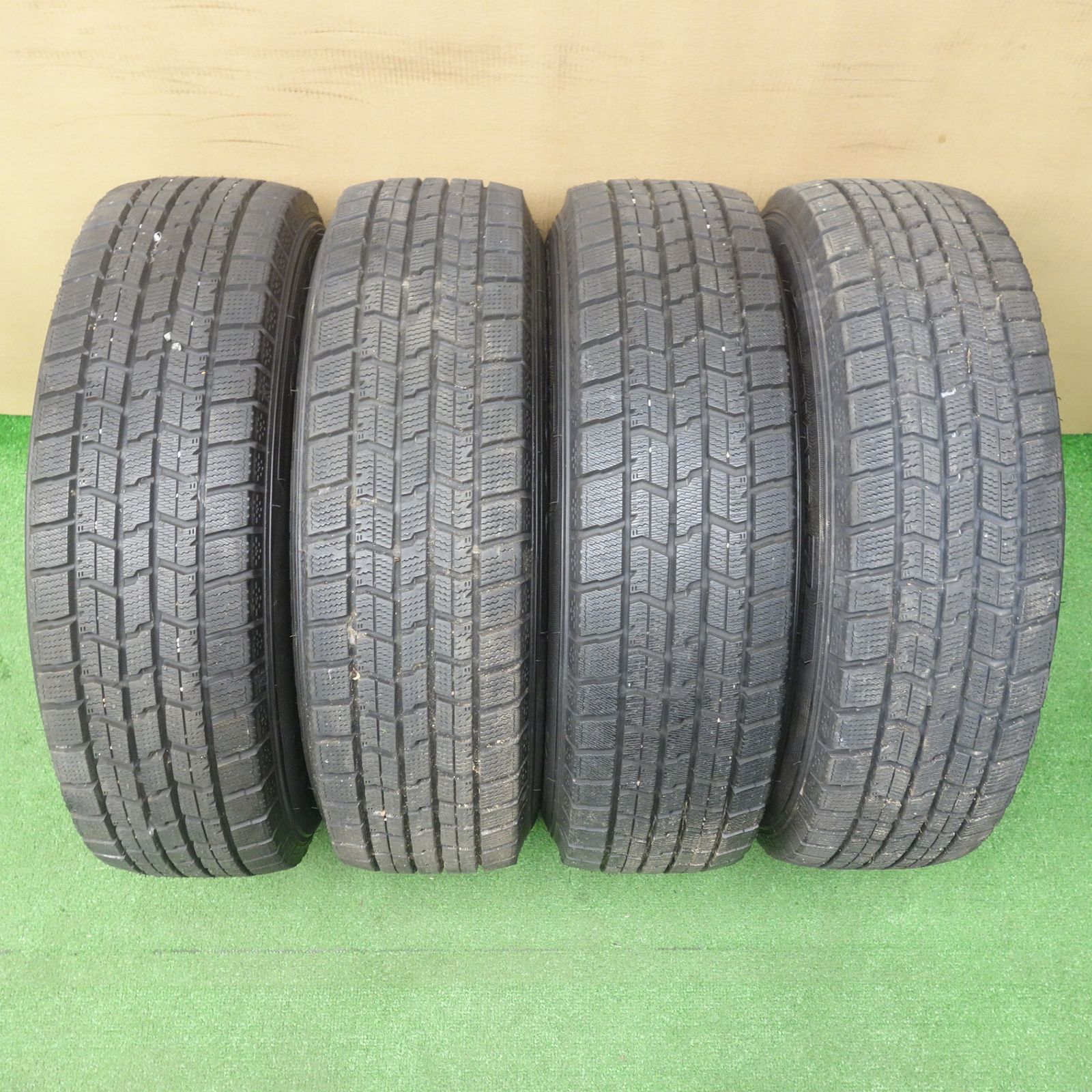 バリ溝！ほぼ10分☆スタッドレス 175/70R14 グッドイヤー アイスナビ7 