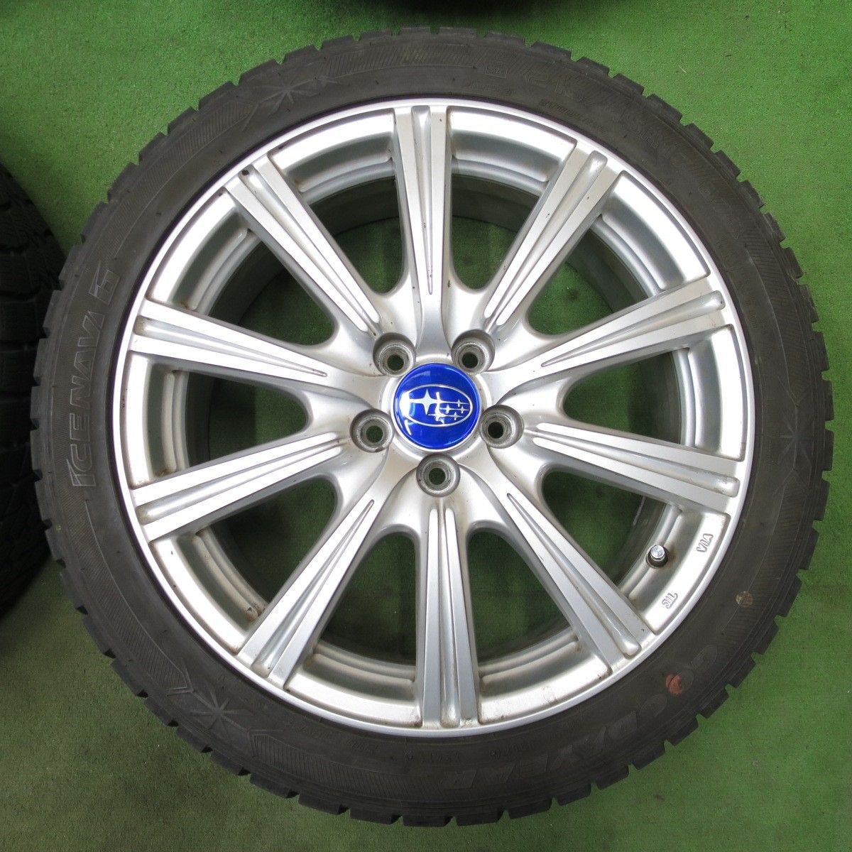 バリ溝！9分☆プリウス 等 215/45R17 スタッドレス グッドイヤー 