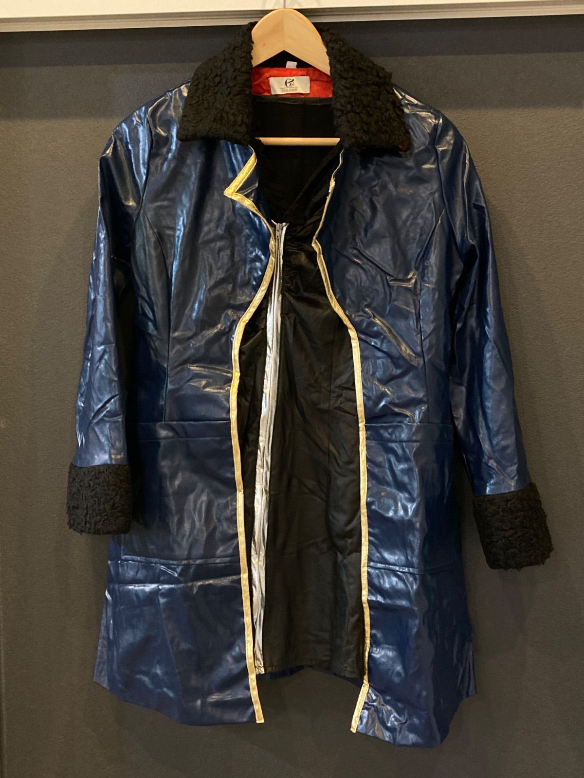 260331 ROLECOS ロレコス Fate/Grand Orderのキャラクター ジャンヌダルク(オルタ)のコスプレ衣装 コート ノースリーブワンピース ネイビー×レッド×ブラック×ゴールド Mサイズ レディース