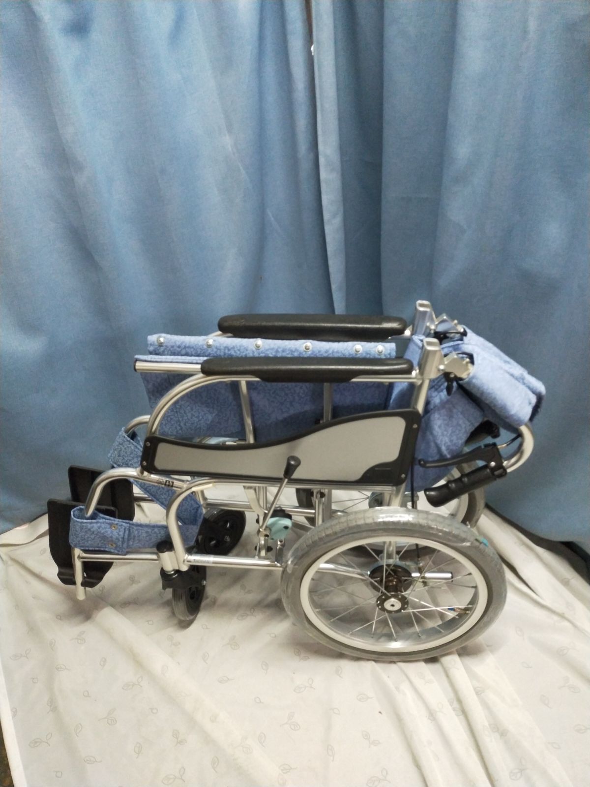 松永製作所 介助用車いす（MWーS15FB）