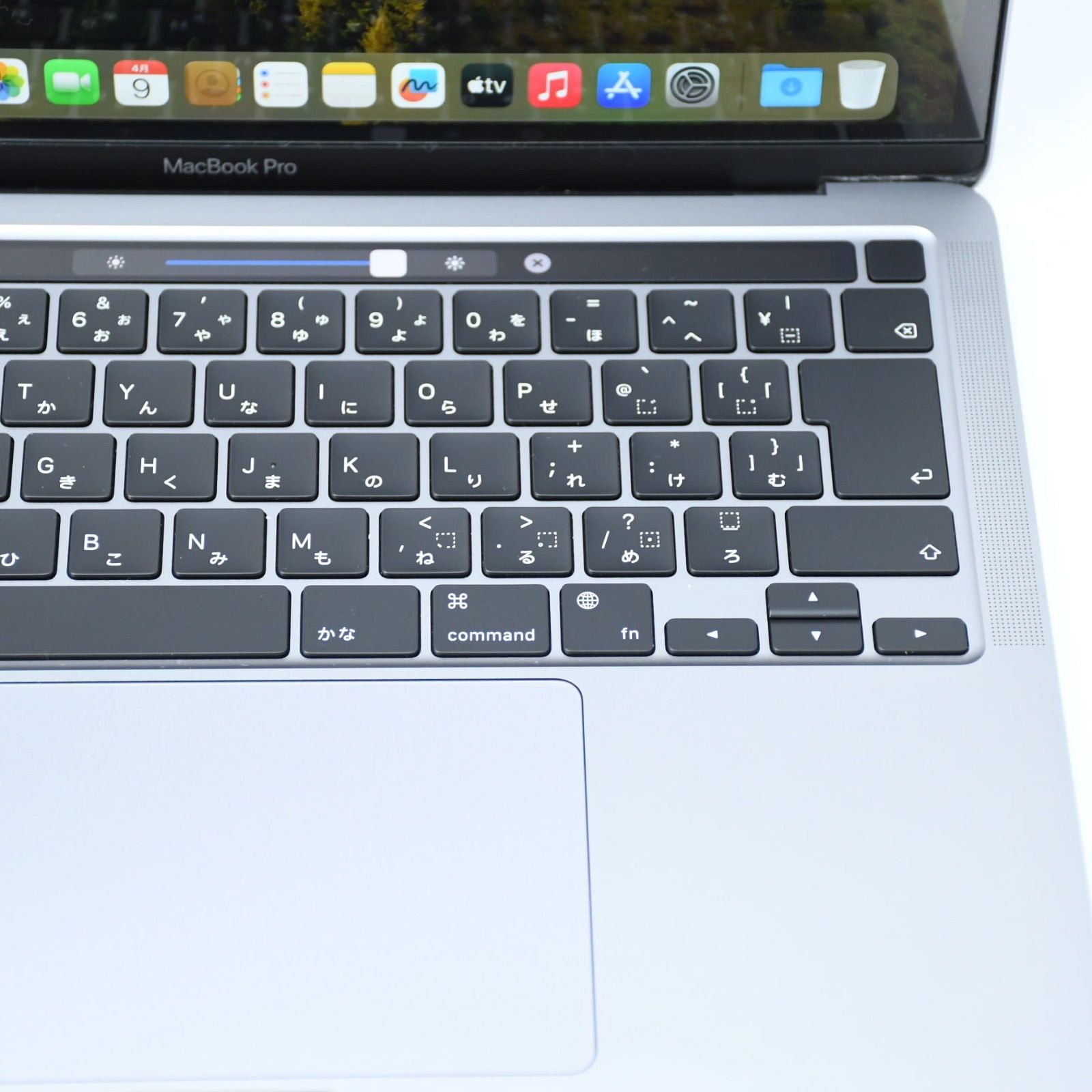 美品＊バッテリー容量99%】MacBook Pro13 M1 8GB/256GB MYD82J/A 