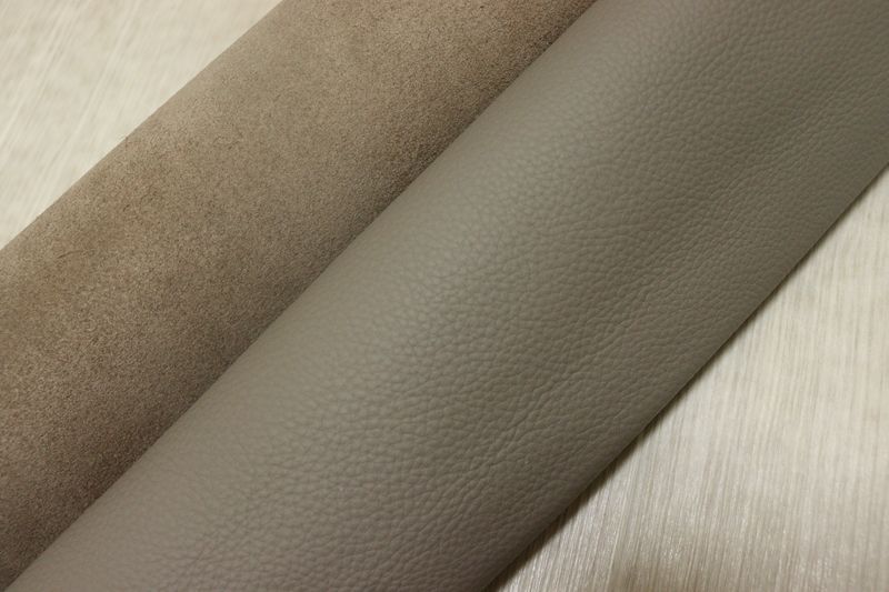 モカグレー 252ds クロム革 牛革 イタリア レザー シュリンク加工 はぎれ 一枚革 レザークラフト 革 皮 本革 diy 生地 材料