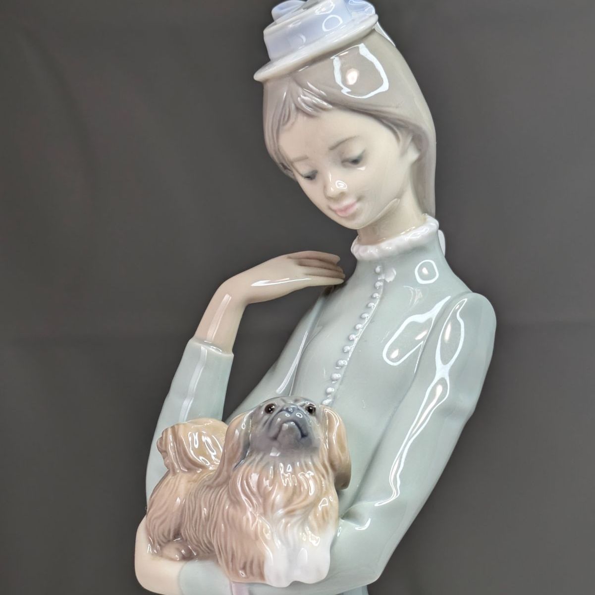 LLADRÓ リヤドロ 仔犬を抱く貴婦人 4893 ポーセリン 磁器 ミント