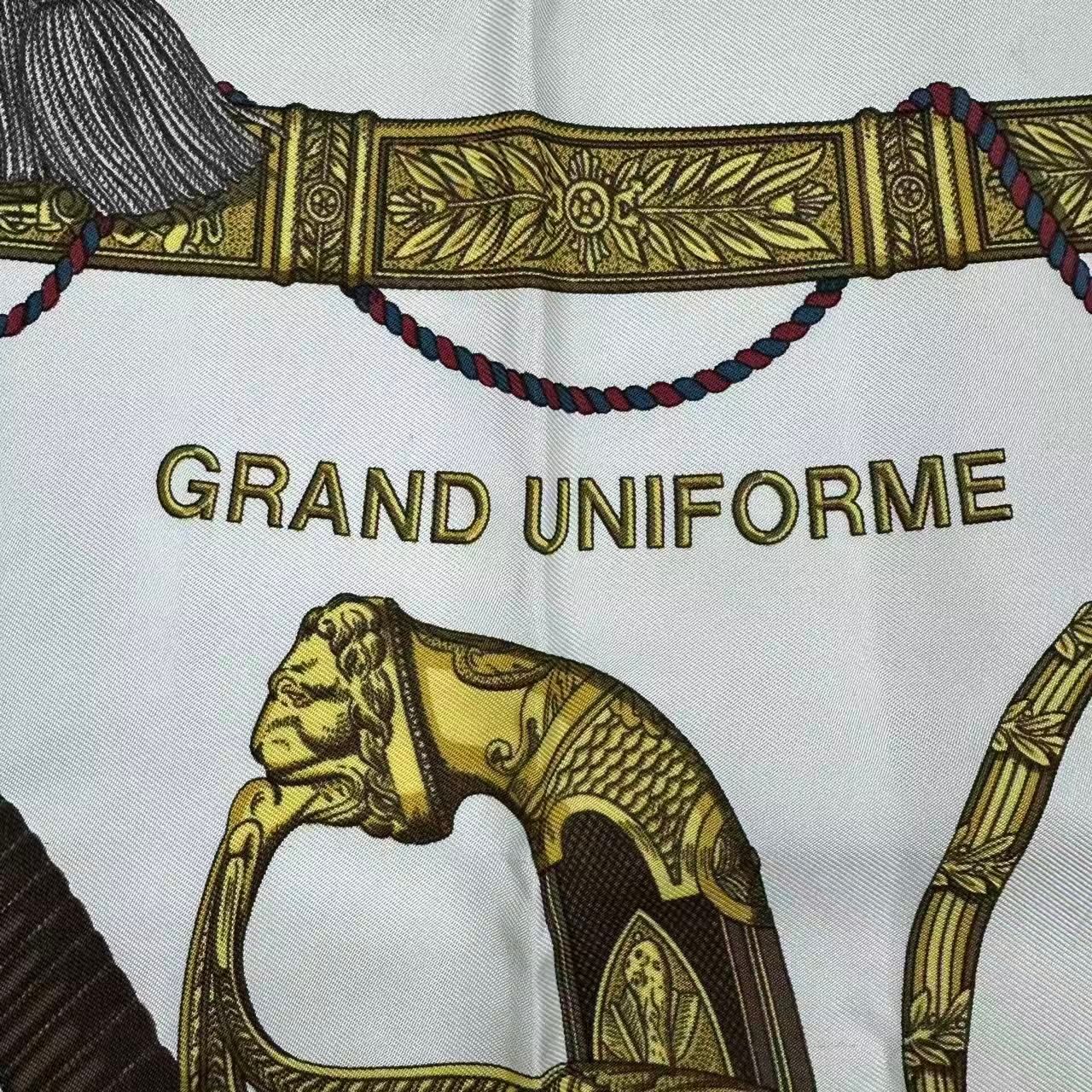 美品 HERMES エルメス カレ90 シルク スカーフ GRAND UNIFORME 壮大な