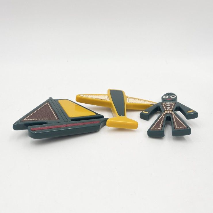 PRADA（プラダ）ヴィンテージ ブローチ セット 飛行機 船 人形 レザー