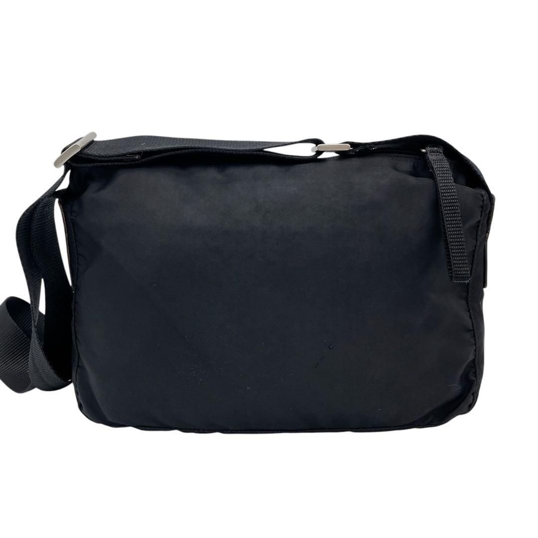 【極美品】プラダ　ナイロン　三角ロゴ　ショルダーバッグ　ブラック　 6068 極美品】プラダ ナイロン 三角ロゴ ショルダーバッグ ブラック 6068