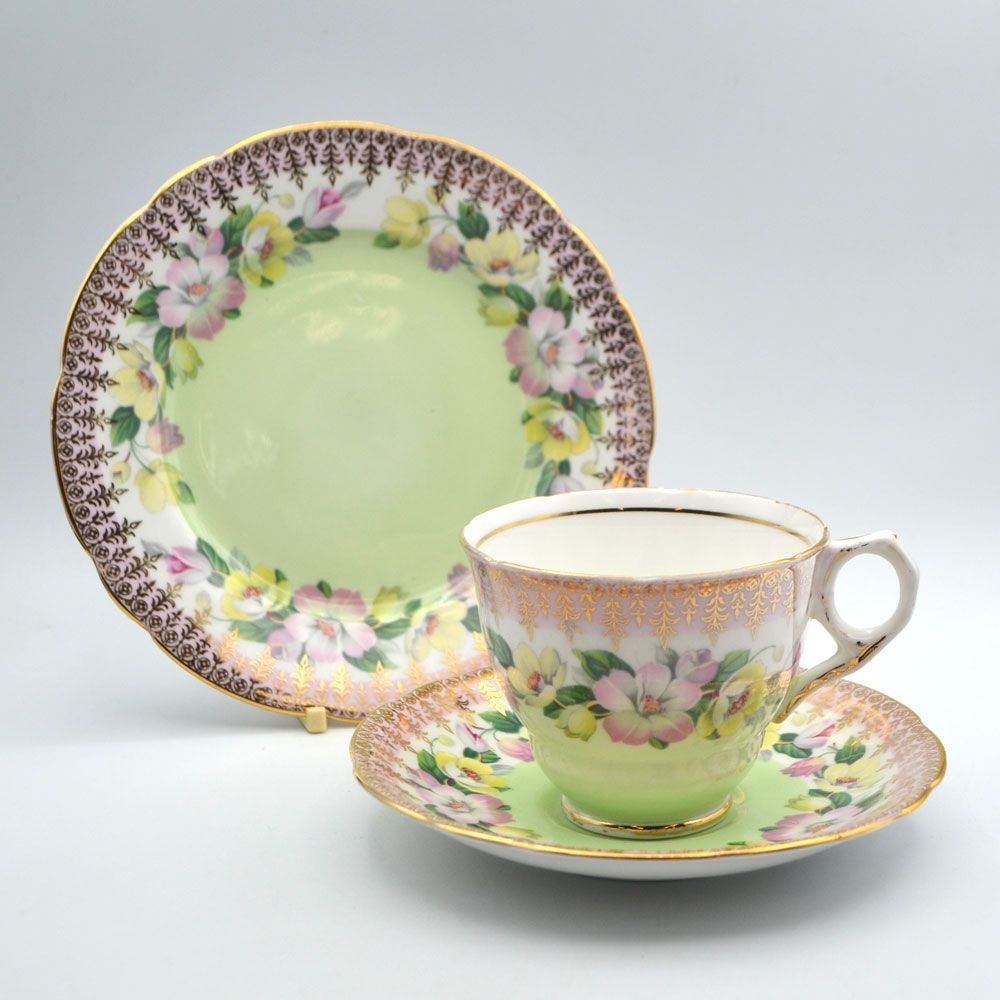 値下げ11400→10000★ロイヤル・スタフォードのトリオ　1950年代？ ヴィンテージ 食器 トリオ ティーカップ＆ソーサー Royal Stafford