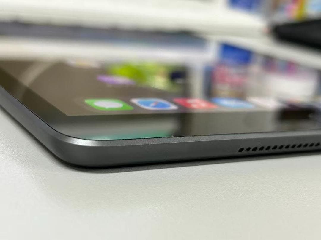 iPad 第7世代 32GB スペースグレイ 確認済み キーボードカバー無料付き