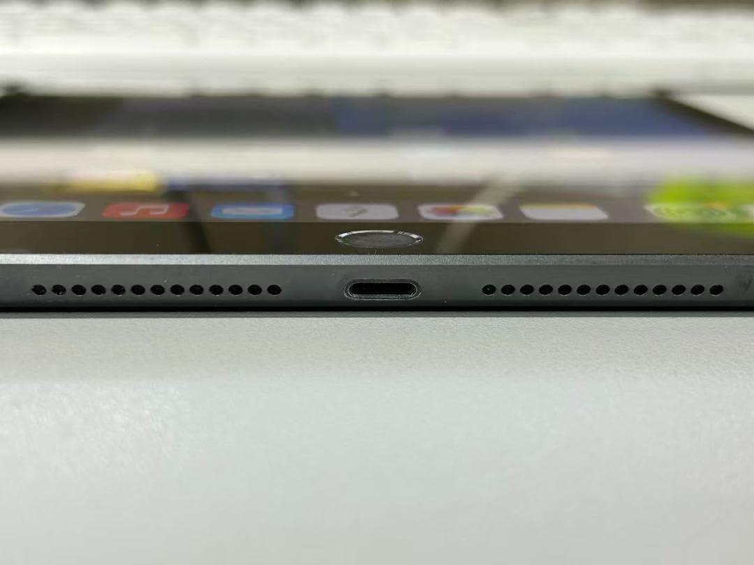 iPad 第7世代 32GB スペースグレイ 確認済み キーボードカバー無料付き
