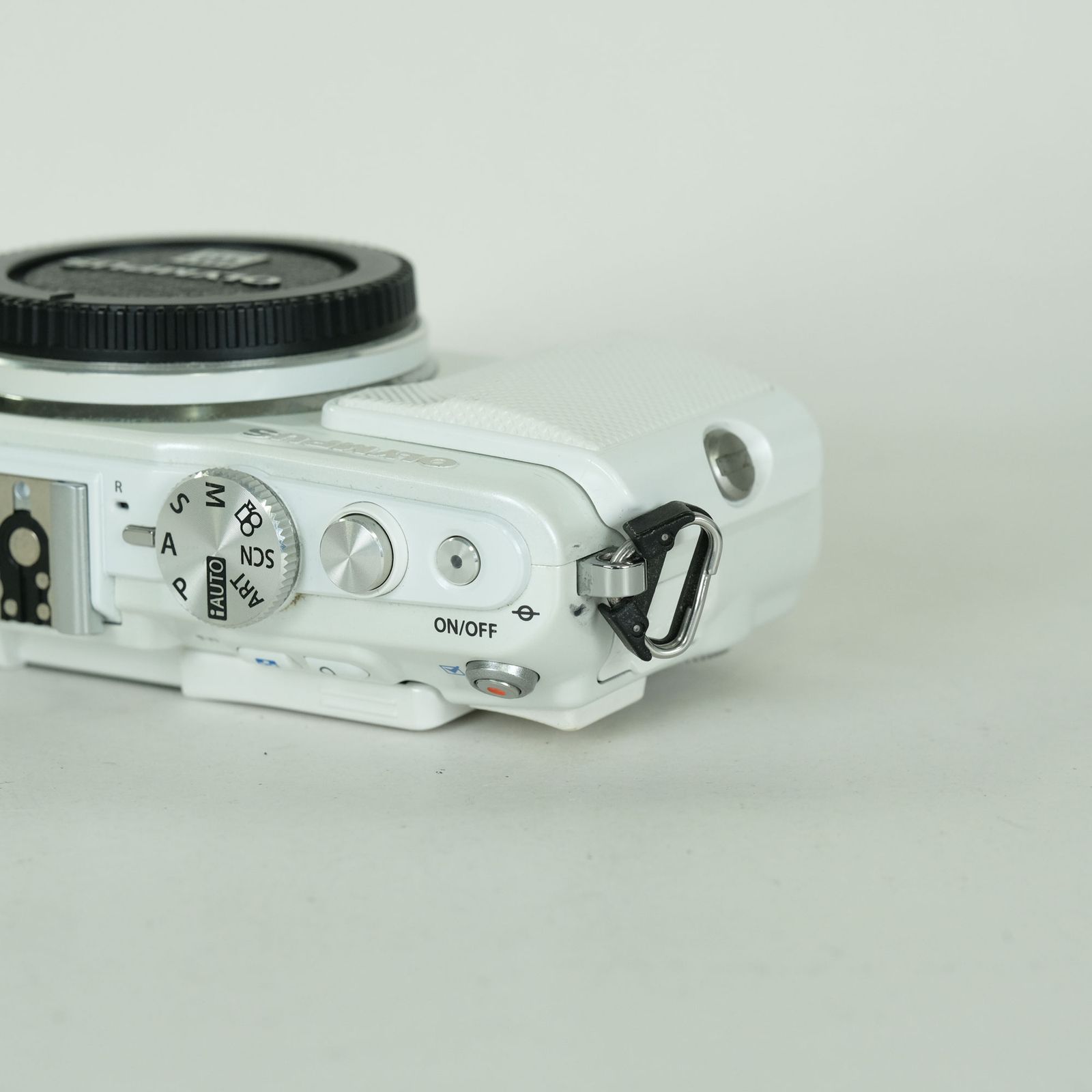 良品 | シャッター数17,770回] OLYMPUS PEN Lite E-PL6 ボディ 