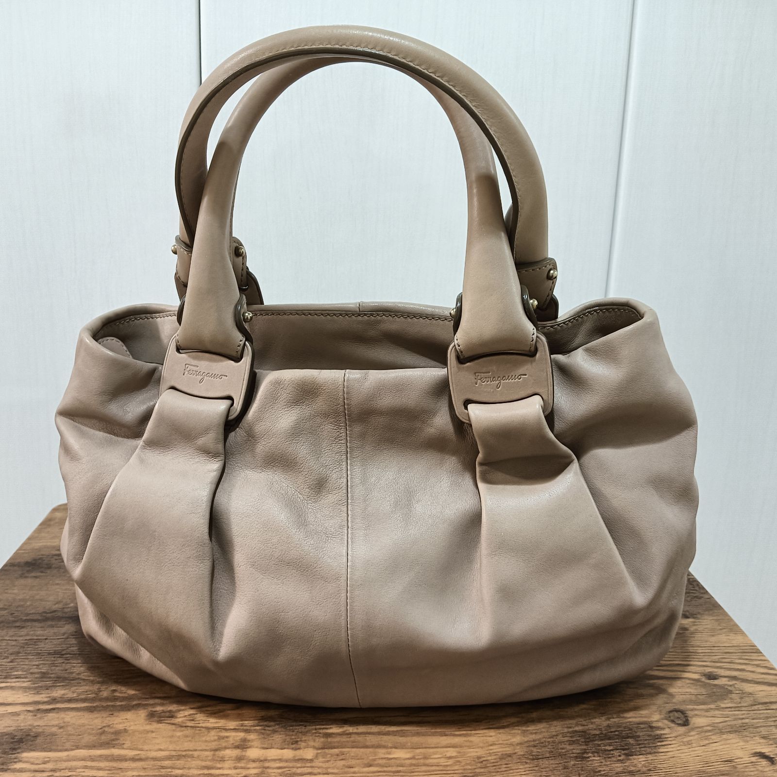GW期間内のみお値下げ中】中古 サルヴァトーレフェラガモ ハンドバッグ 