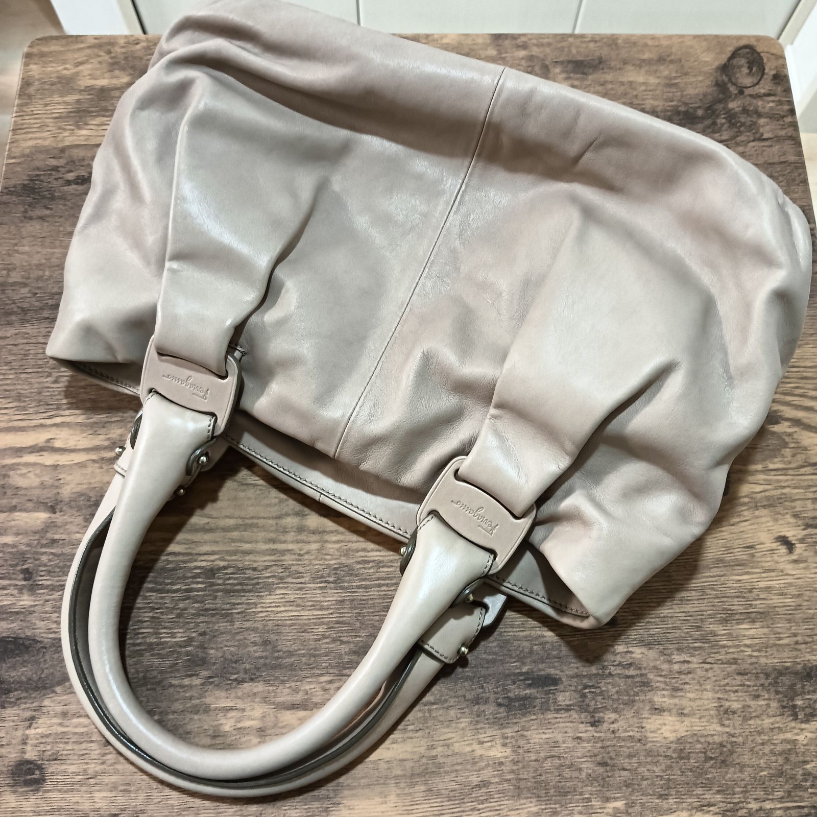 GW期間内のみお値下げ中】中古 サルヴァトーレフェラガモ ハンドバッグ 