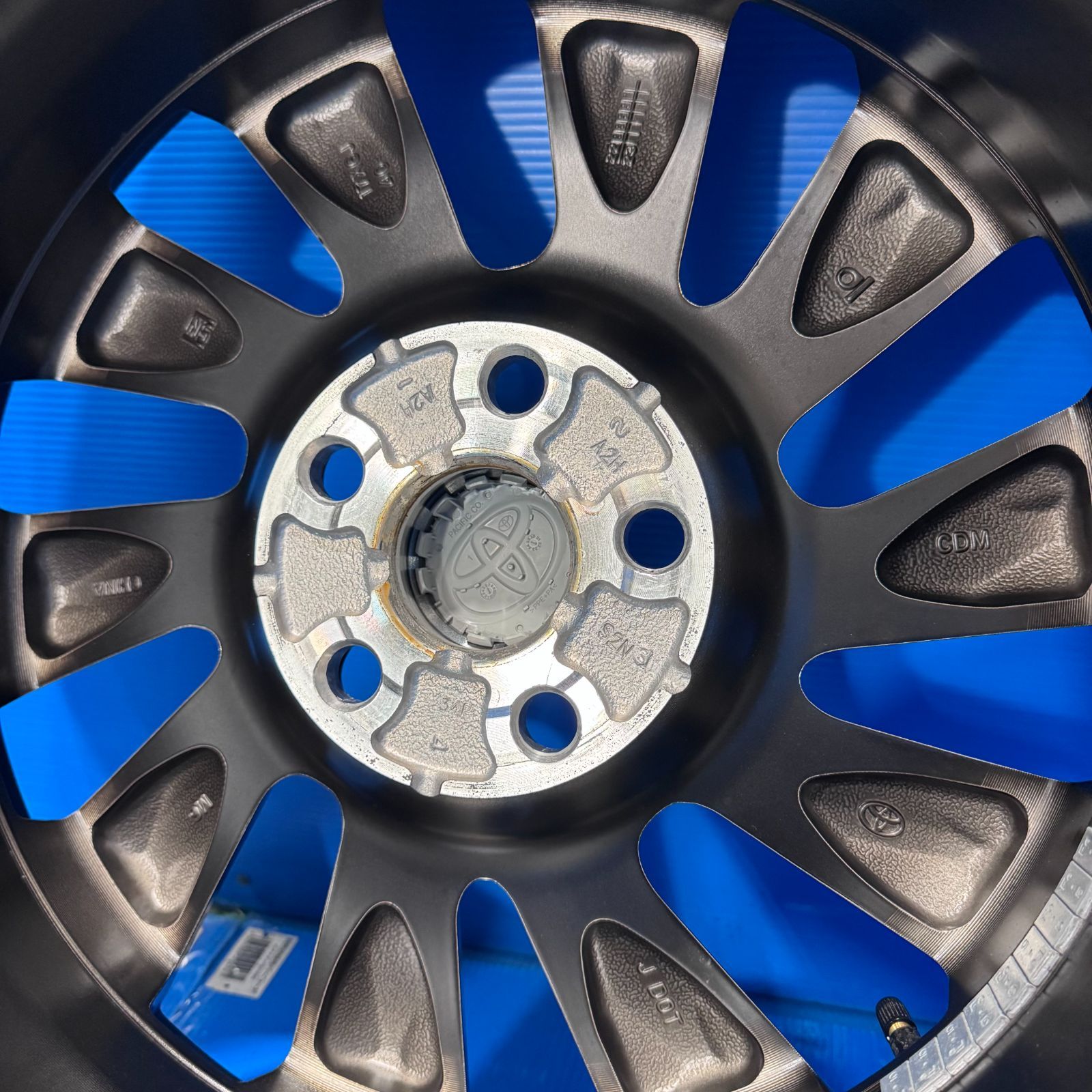 新車外し】90系 ヴォクシー ノア 純正 17インチ 6J+40 PCD114.3 