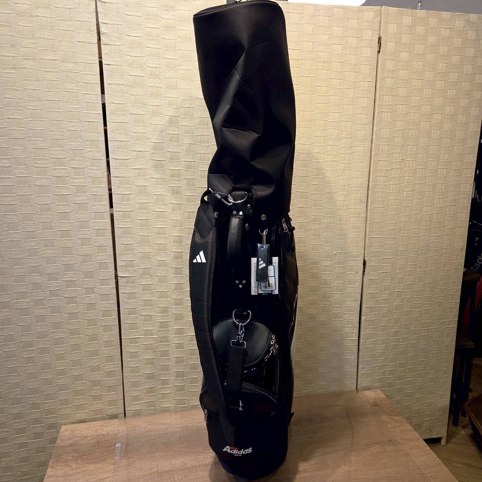 新品・未使用品】adidas アディダス 軽量 パフォーマンス メンズ 