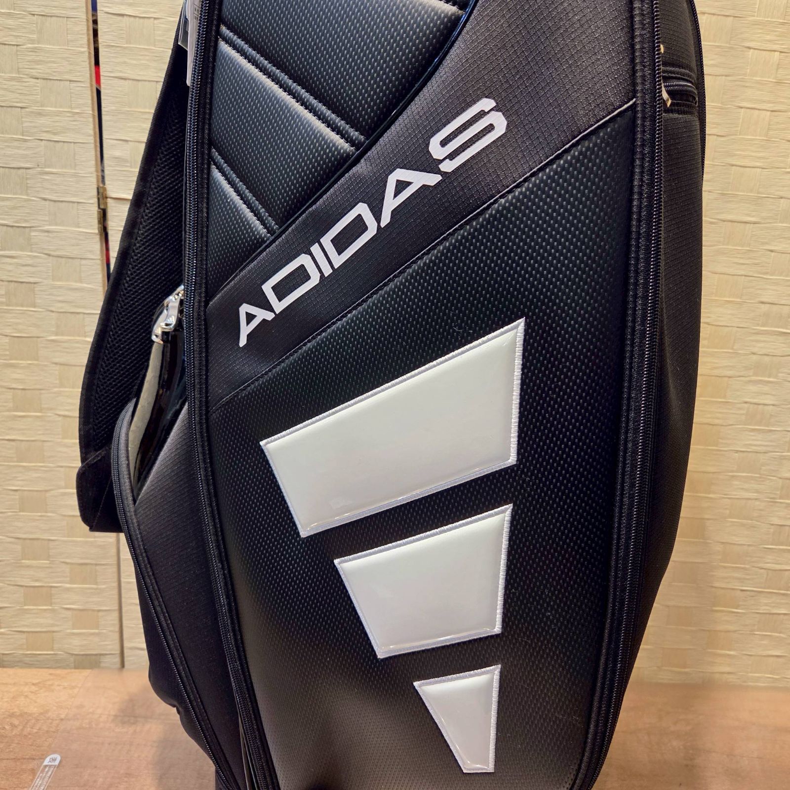 新品・未使用品】adidas アディダス 軽量 パフォーマンス メンズ 