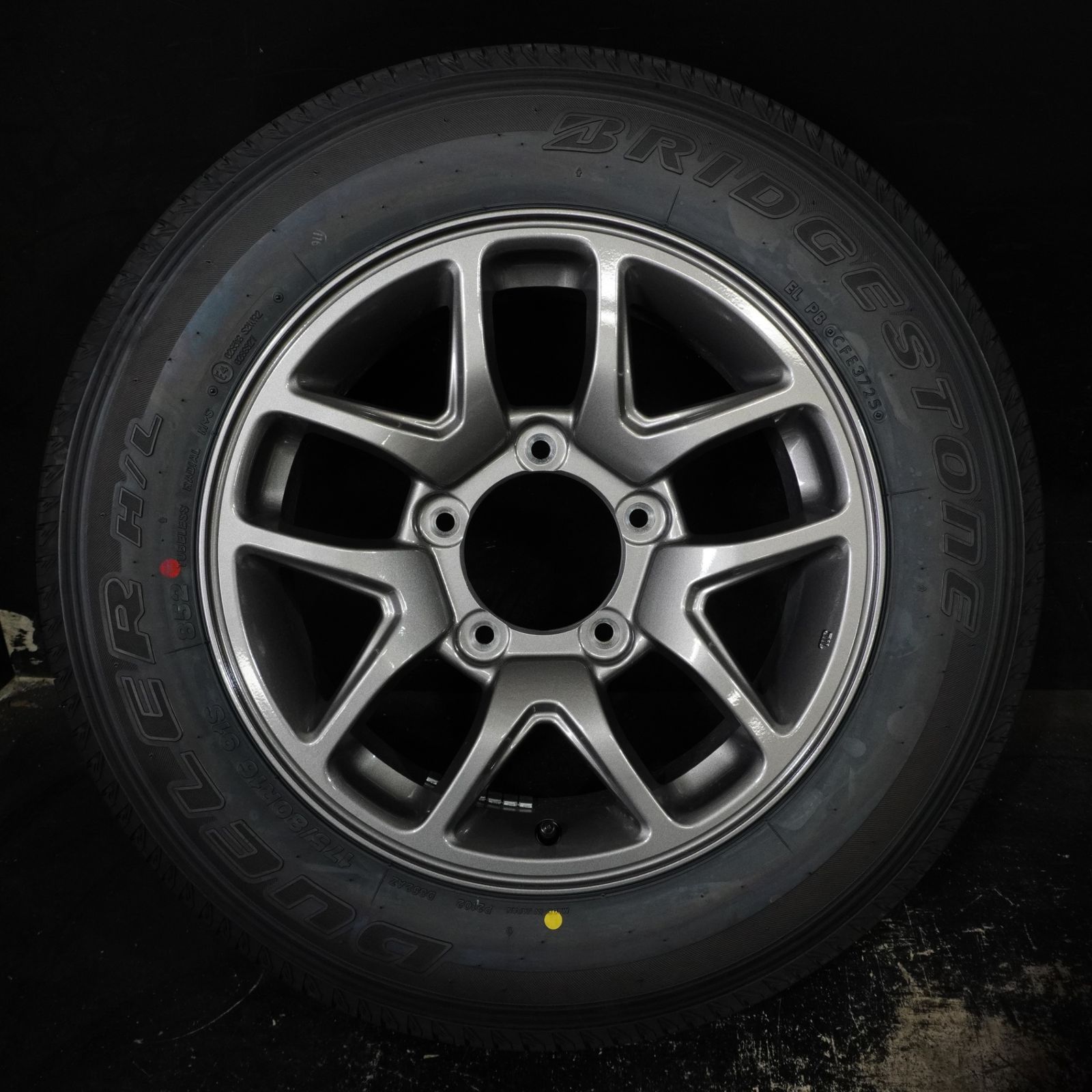 175/80R16 ジムニー 純正アルミホイール 4本 バリ山 175/80R16 ジムニー 純正アルミホイール 4本 バリ山