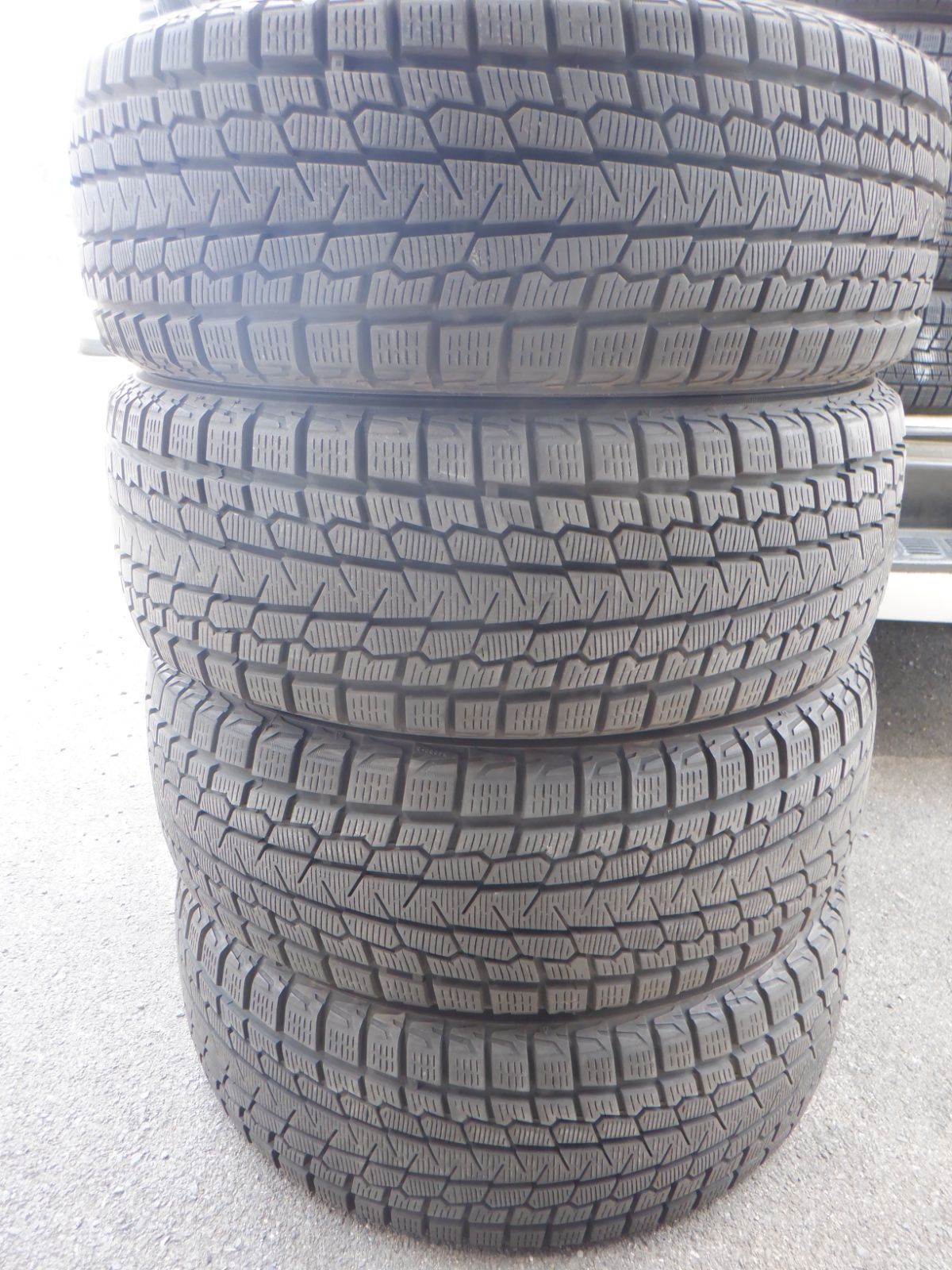 中古バリ山 225/55R18 ヨコハマ アイスガードG075 2023年製 4本 