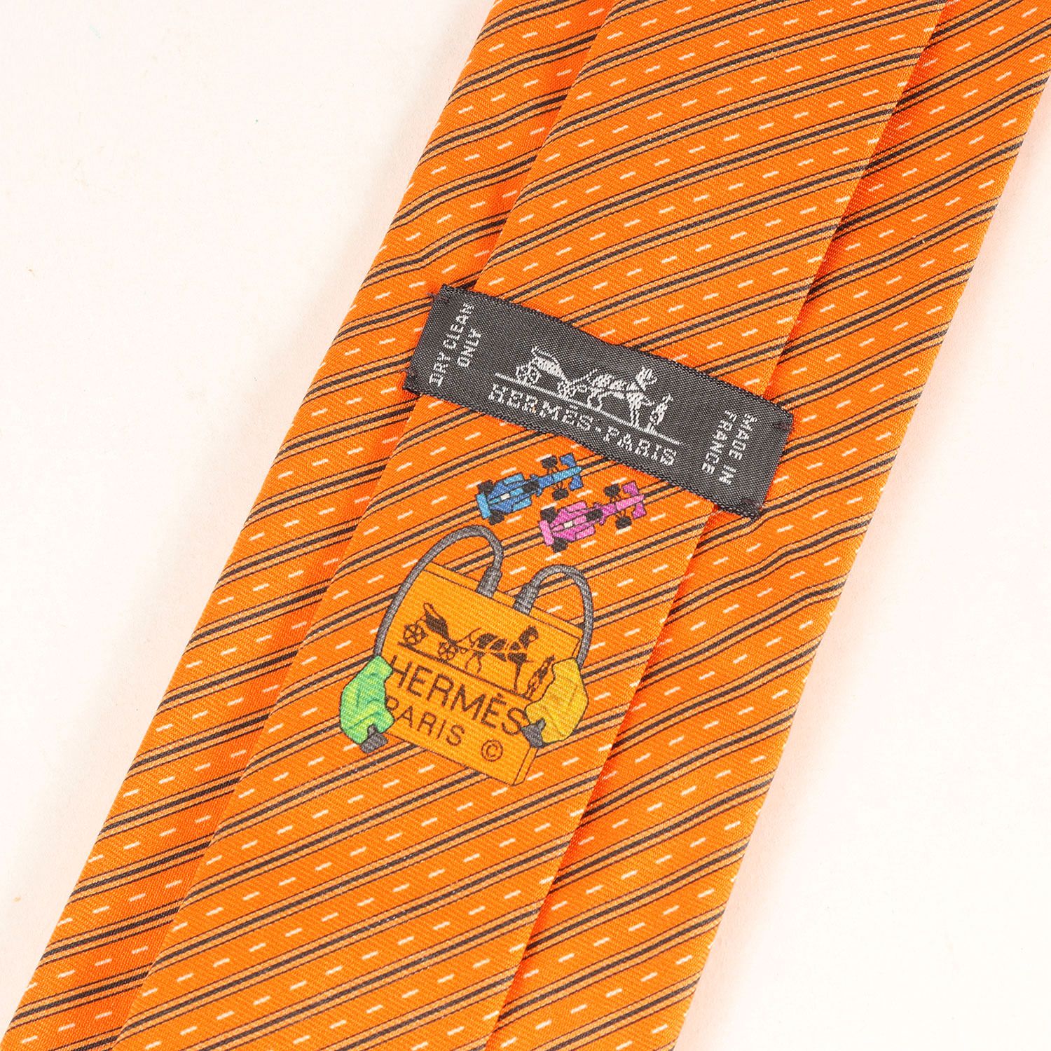 【美品】HERMES エルメス ネクタイ オレンジ | サーキット レジメンタル シルク ネクタイ / 裏レーシングカー | フランス製 645768 HA | ブランド ファッション アイテム【メンズ】【中古】 美品】HERMES エルメス ネクタイ オレンジ | サーキット レジメンタル