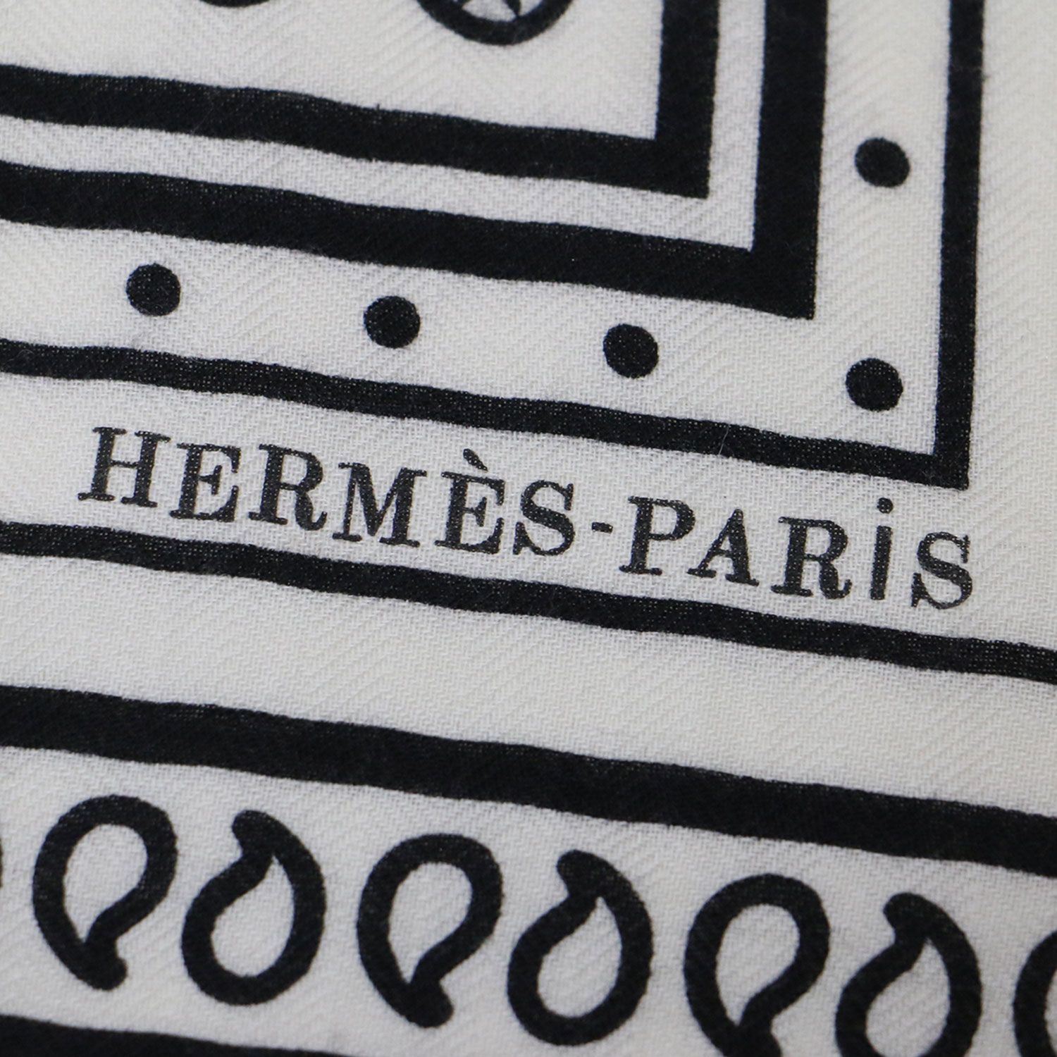 HERMES エルメス スカーフ ホワイト ブラック 白黒 | カレジェアン