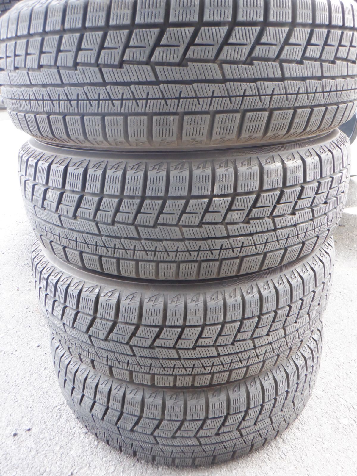 中古バリ山 185/60R15スタッドレス ヨコハマ アイスガードiG60（アイス 