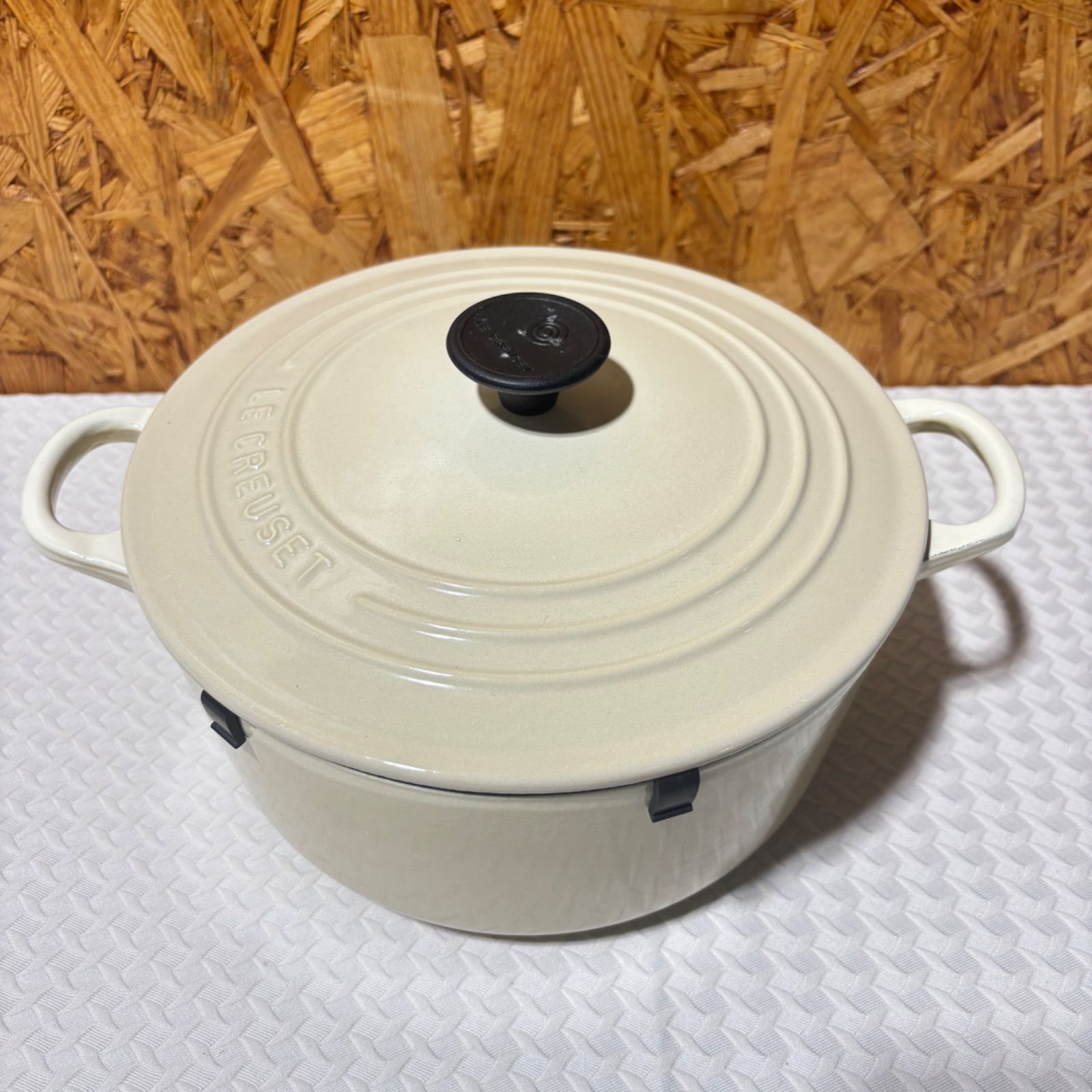 【新品未使用】LE CREUSET ココットロンド　22cm アイボリー 新品未使用】LE CREUSET ココットロンド 22cm アイボリー 【公式通販】