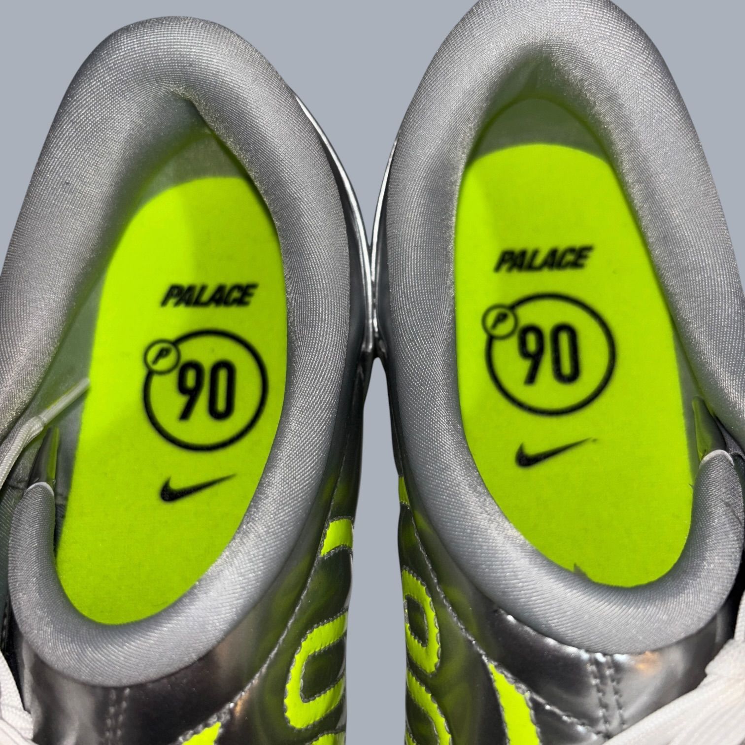 【新品未使用】PALACE Nike Total90 27.5 US9.5 メルカリ