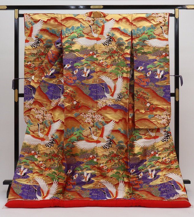 ⭐中古品⭐特選西陣織⭐鶴が舞う豪華な色打掛です！ メルカリ