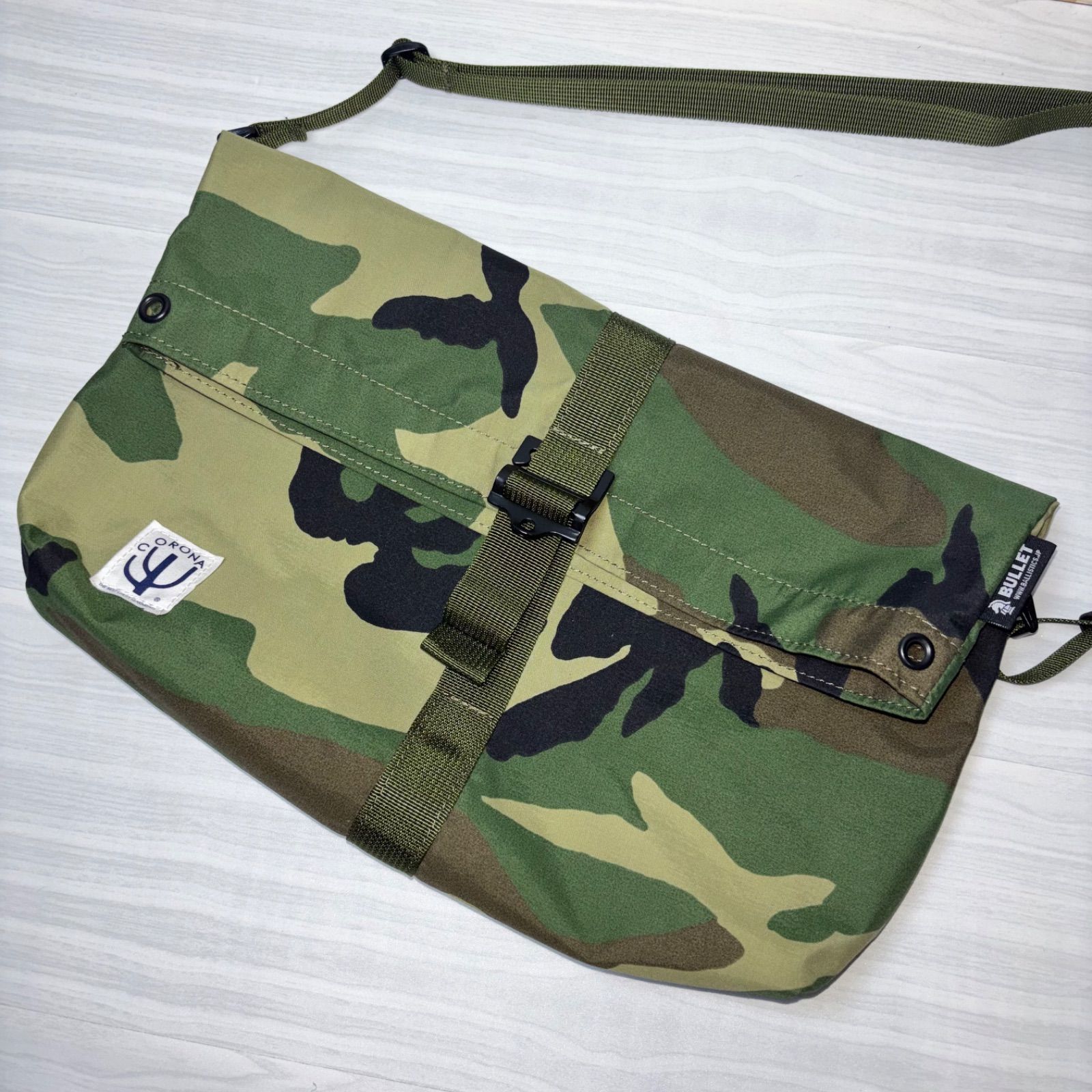美品 CORONA コロナ BALLISTICS SACOCHE サコッシュ ショルダーバッグ 