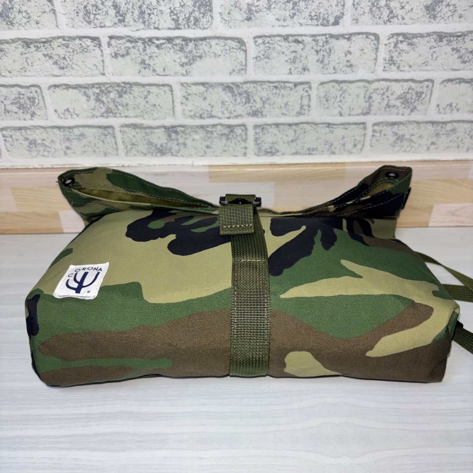 美品 CORONA コロナ BALLISTICS SACOCHE サコッシュ ショルダーバッグ 