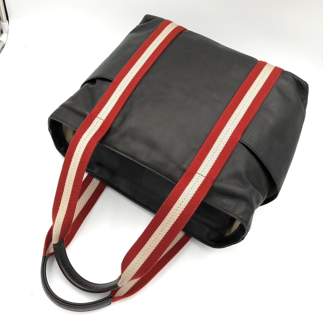 BALLY バリー レザートートバッグ 黒 ブラック 赤 白 肩掛け A4 - メルカリ