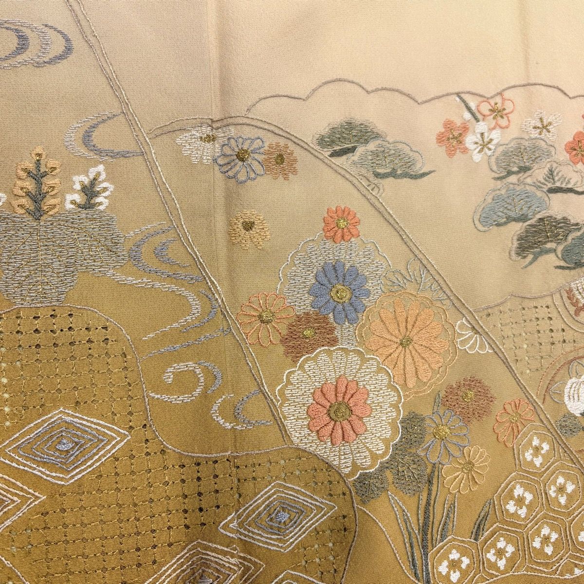 訪問着 秀品 身丈153cm 裄丈63cm 正絹 【中古】 訪問着 身丈153cm 裄丈63.5cm S 袷 落款 草花 灰紫 正絹 秀品 【中古