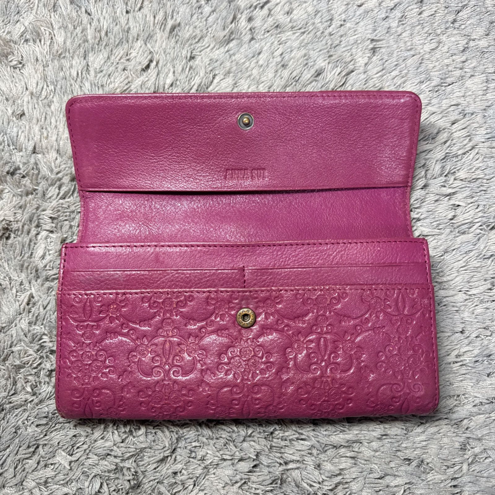 ANNA SUI アナスイ 型押し総柄 がま口 長財布 パープル系 - メルカリ