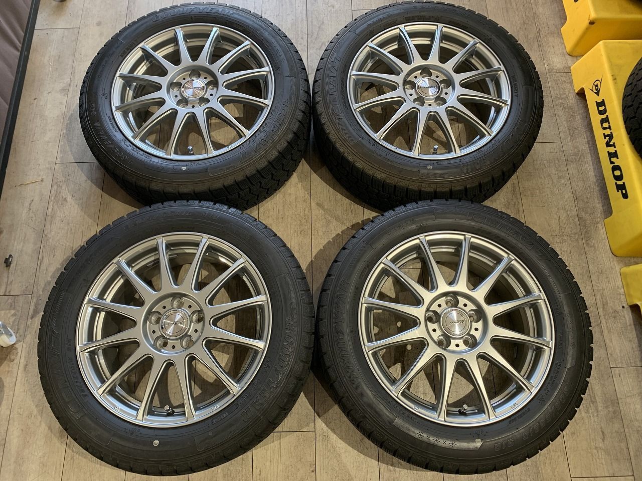 2603004】スタッドレス ravrion 16インチ 6.5J +47 PCD100 5H + 