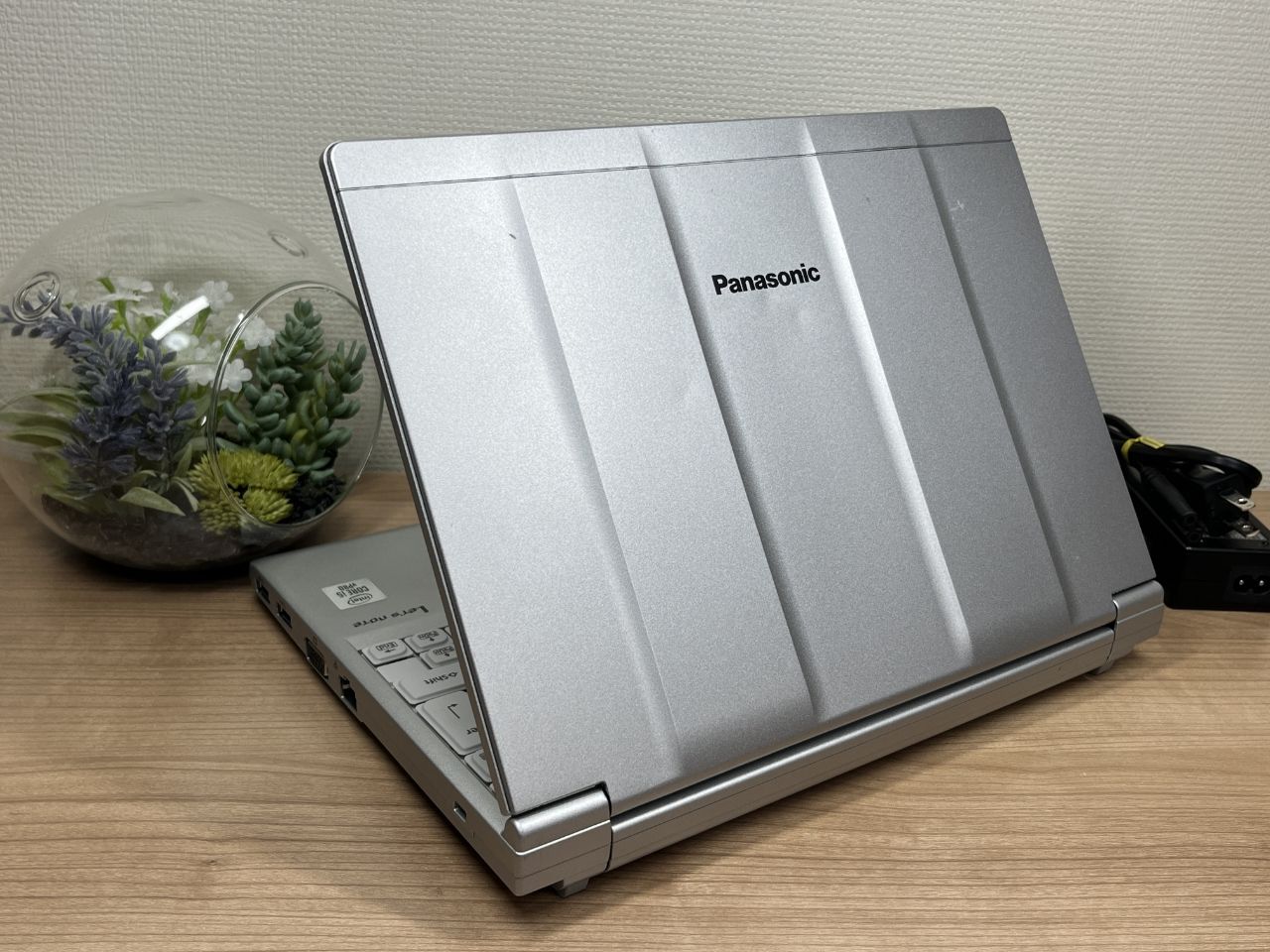 w69✨第8世代 快適/i5/Office付/爆速SSD /8GB✨ノートPC レッツノートSV9 8GB SSD256 i5 DVDマルチ office付き