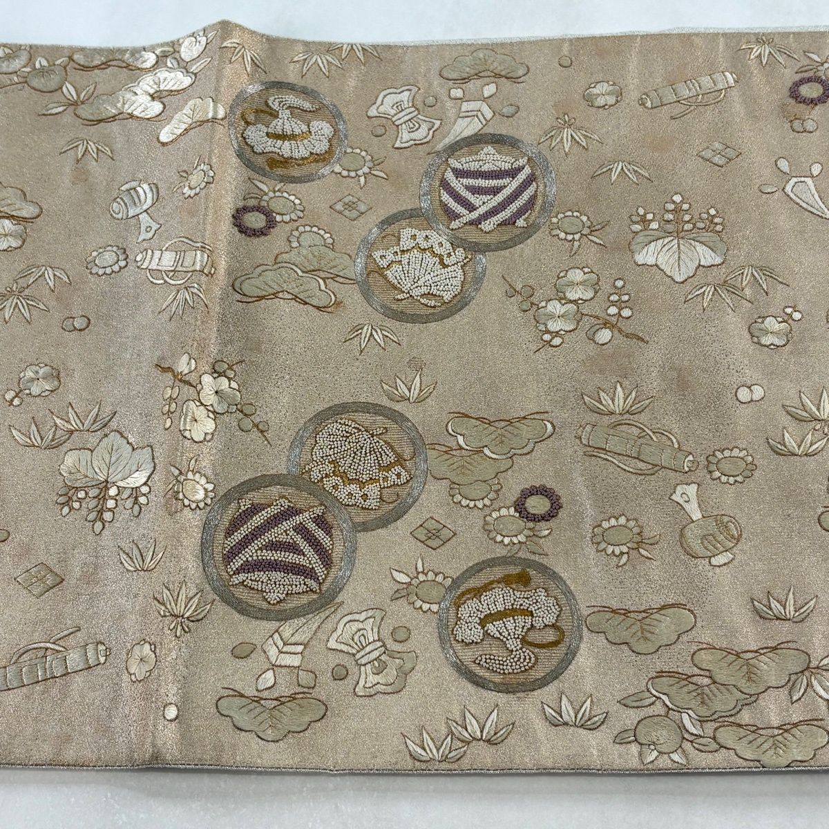袋帯 秀品 宝尽くし 松竹梅 刺繍 金糸 ベージュ お太鼓柄 正絹 【中古 