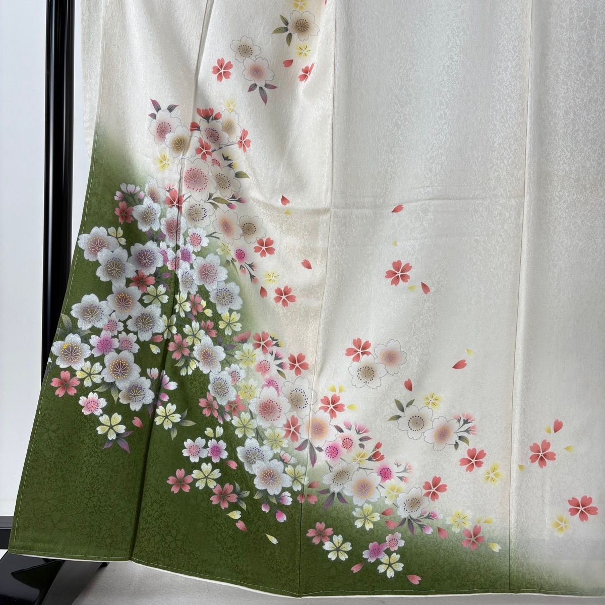 振袖 美品 名品 鈴乃屋 桜 桜の花びら 金彩 ぼかし 赤紫 袷 美品】 振袖 身丈162.5cm 裄丈68cm L 袷 袋帯フルセット 鈴乃屋 桜