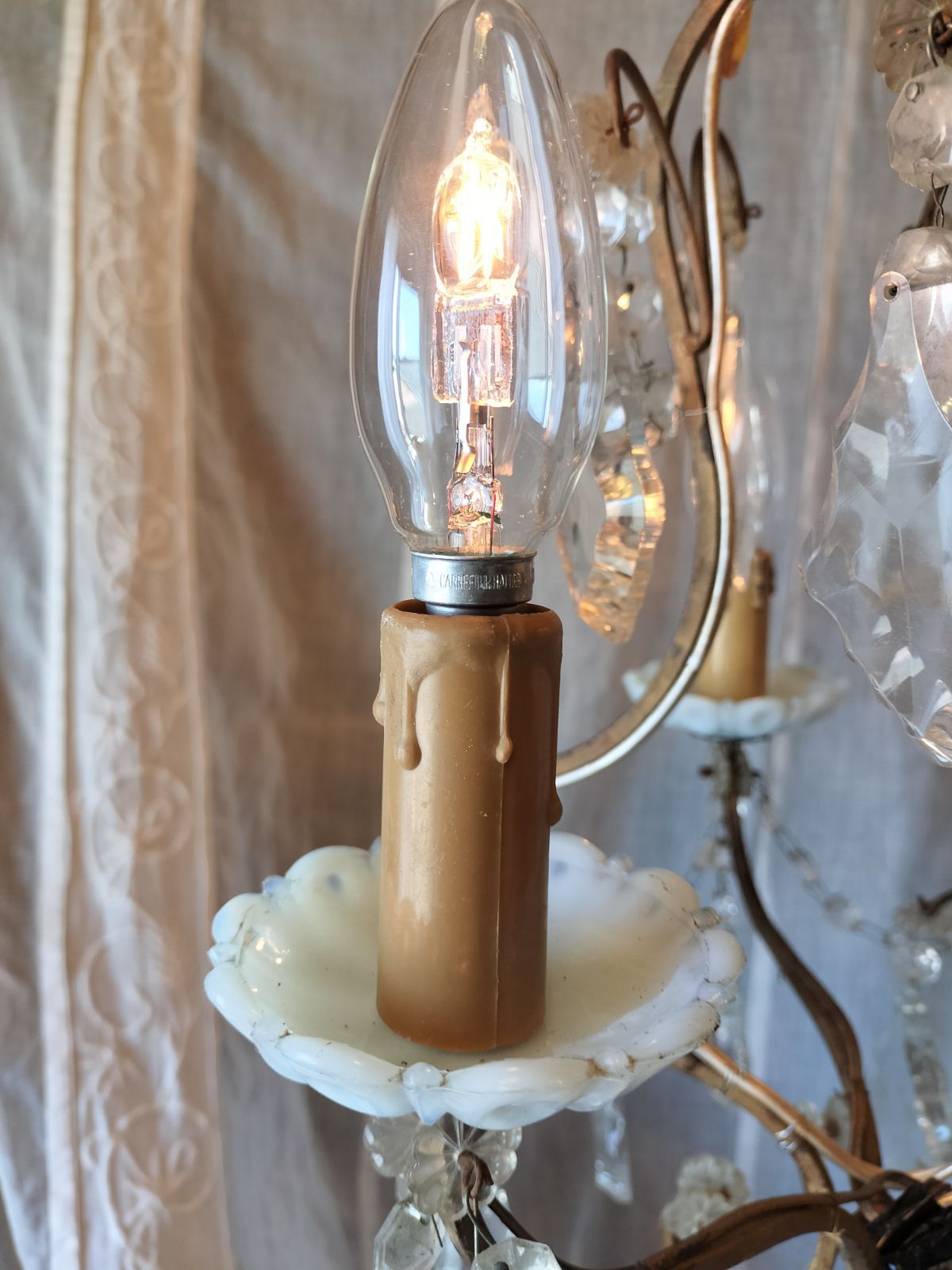 【美品】フランスアンティーク ガラスドロップ付 3灯シャンデリア 電球付3131 美品】フランスアンティーク ガラスドロップ付 3灯シャンデリア 電球付