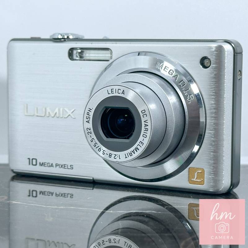 美品】Panasonic LUMIX DMC-FS7 シルバー コンパクトデジタル